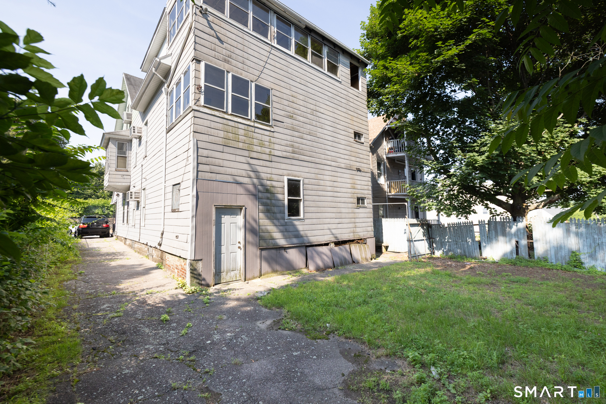 147 Locust Street photo 13