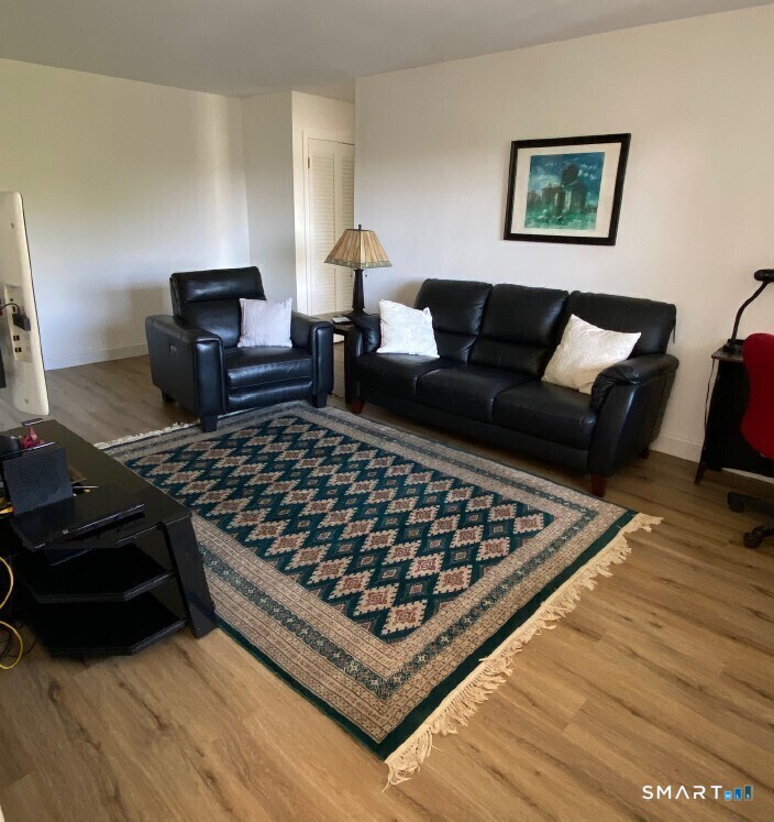 Homes for sale in Brookfield, CT | 6 Canterbury Ct #6, Brookfield, CT 06804 | MLS# 24188354