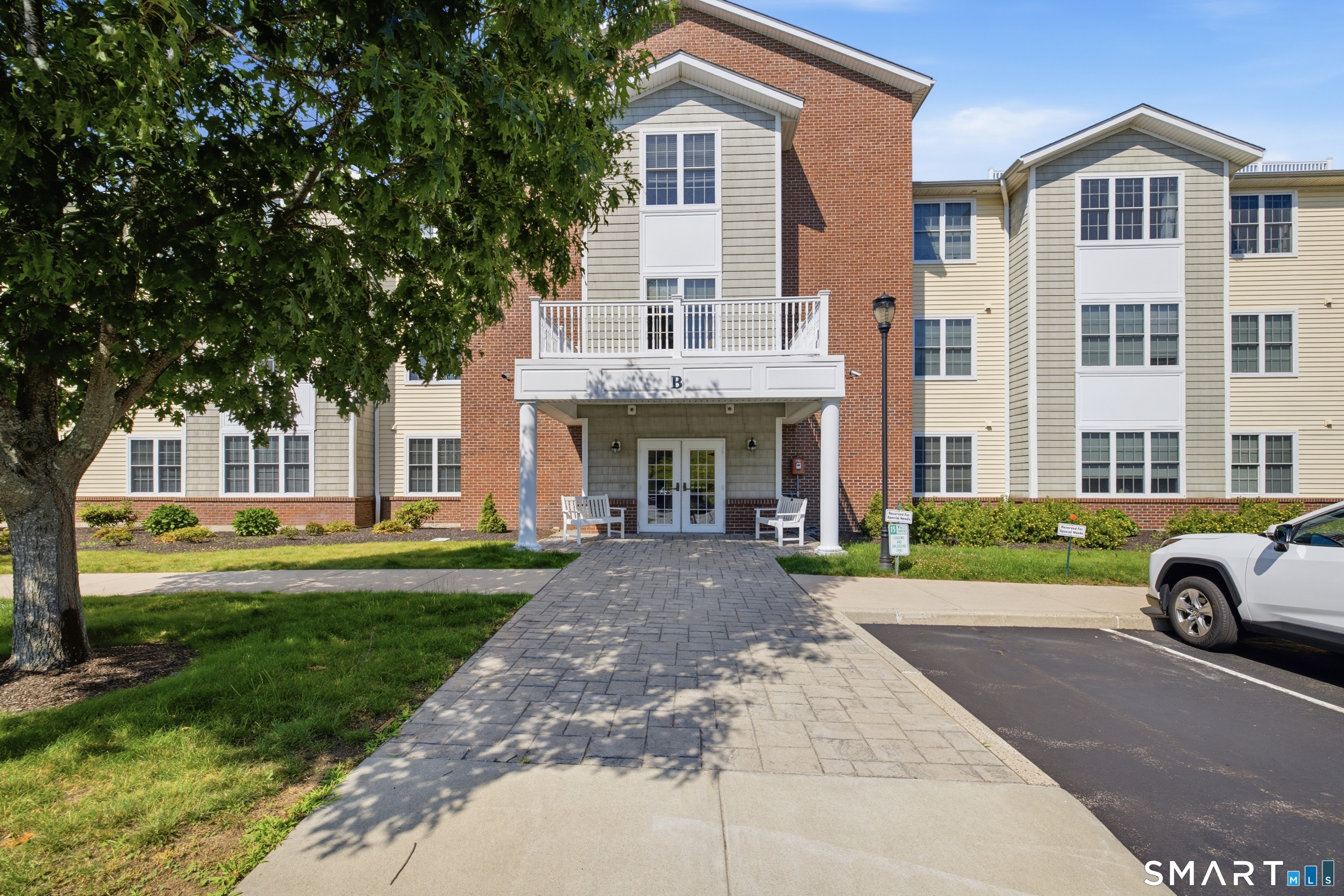 2590 Gold Star Highway 111