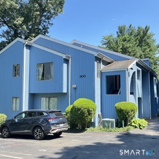 300 Flax Hill Road, Unit 4