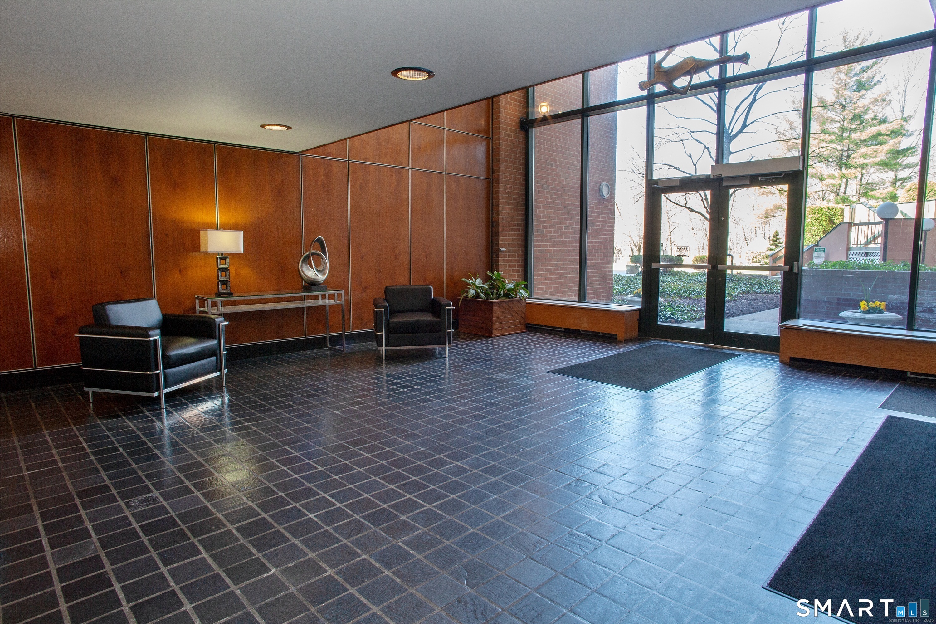 Homes for sale in Hartford, CT | 31 Woodland St #9L, Hartford, CT 06105 | MLS# 24188586