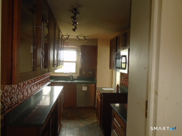 Homes for sale in Hartford, CT | 31 Woodland St #9L, Hartford, CT 06105 | MLS# 24188586