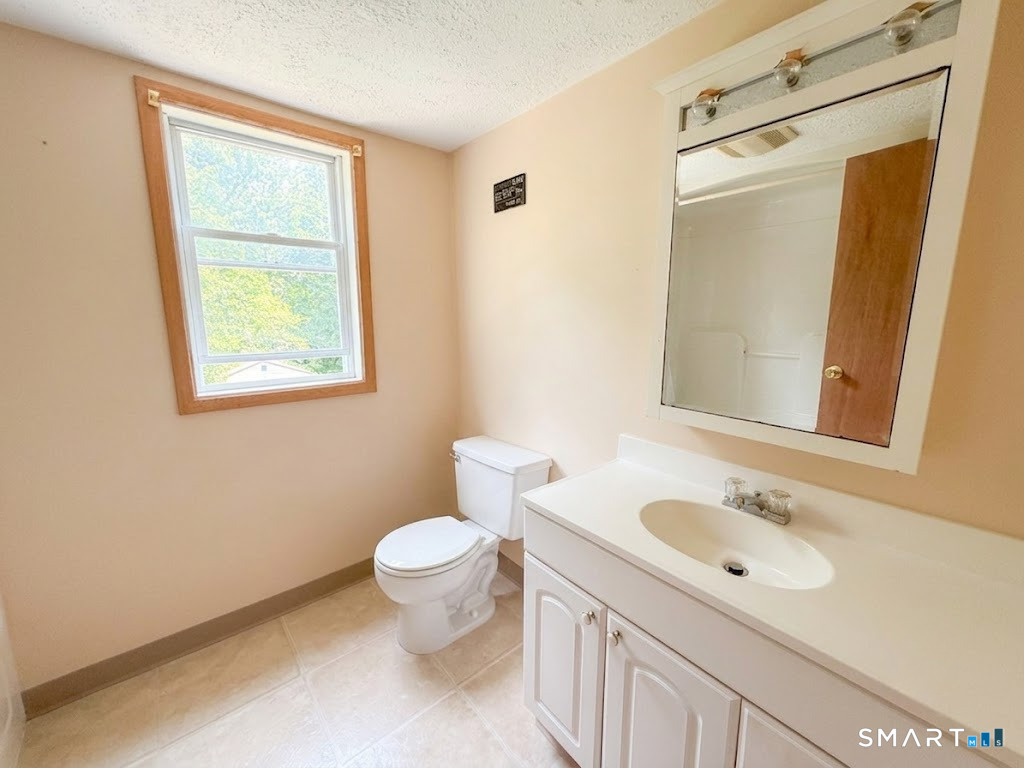 12 Arbutus Street photo 9