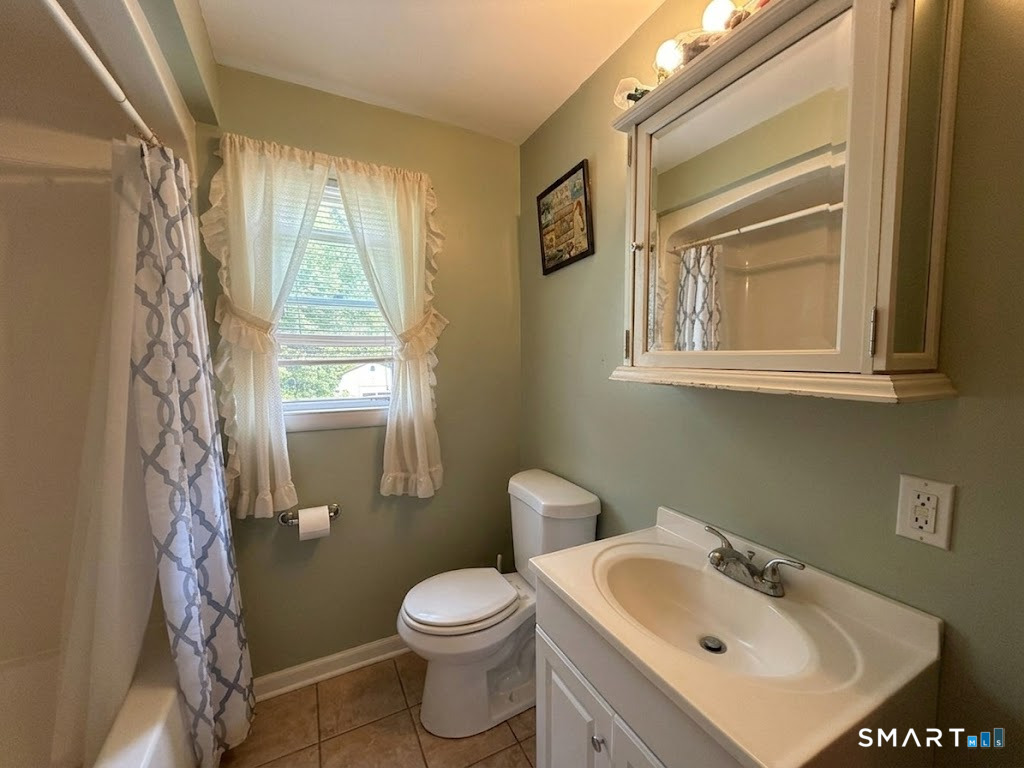 12 Arbutus Street photo 5