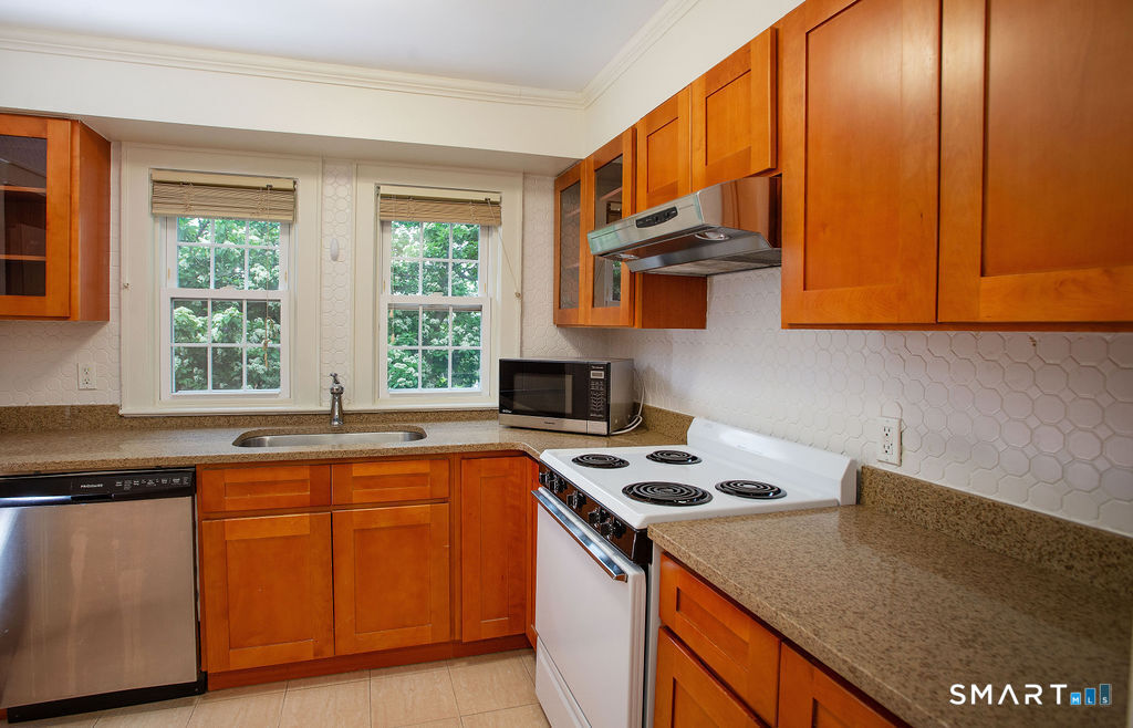 40 Seminary Street, New Canaan, Connecticut photo 4
