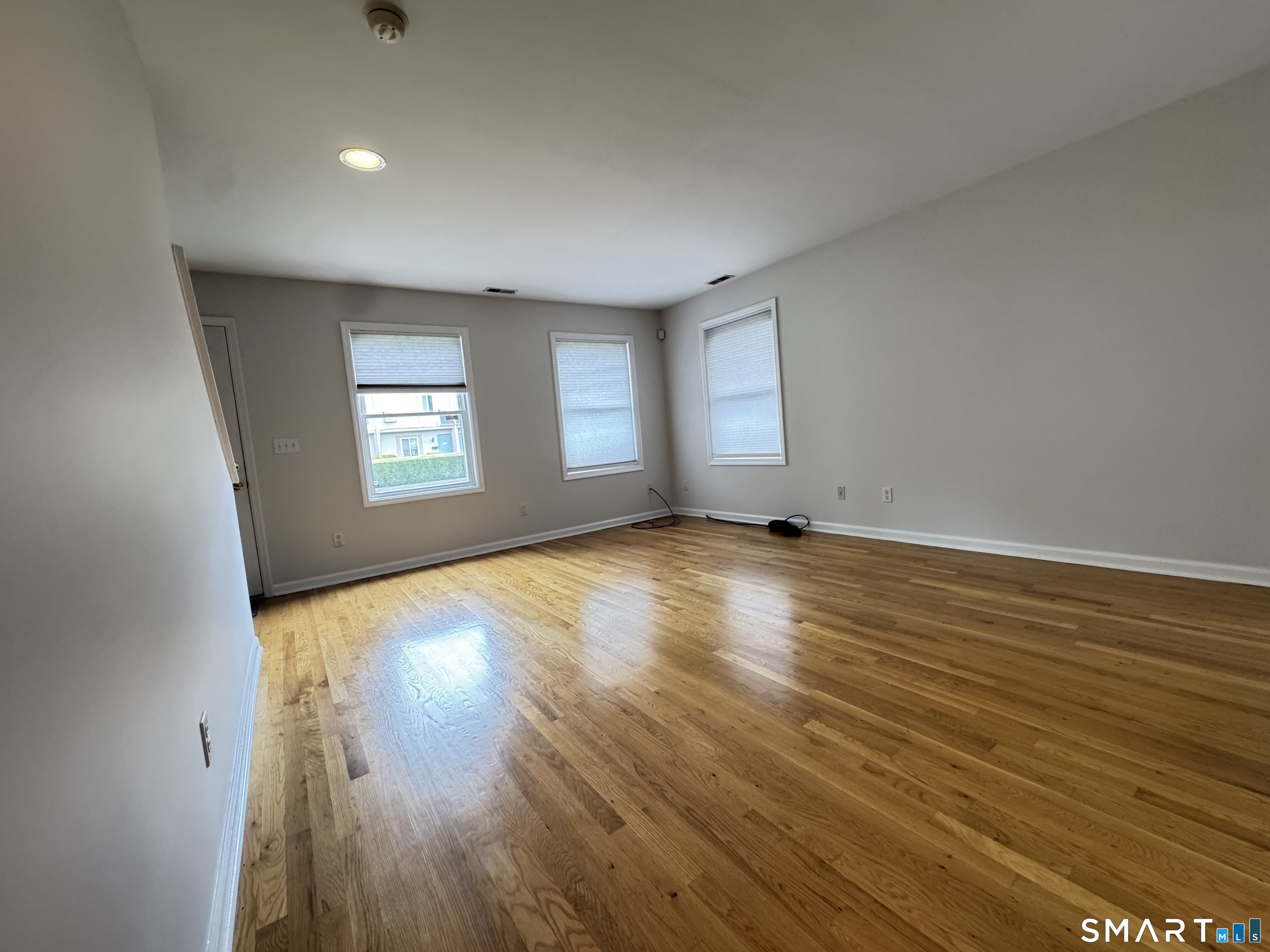 17 Glenwood Avenue, Norwalk, Connecticut photo 3