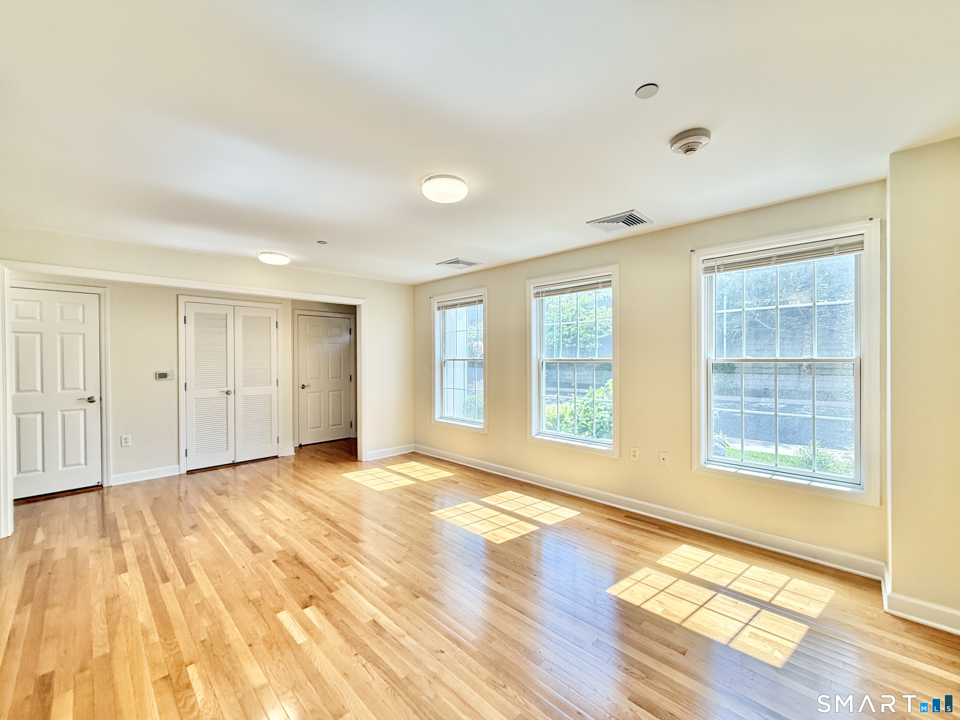 7 Birch Drive, Stamford, Connecticut photo 2