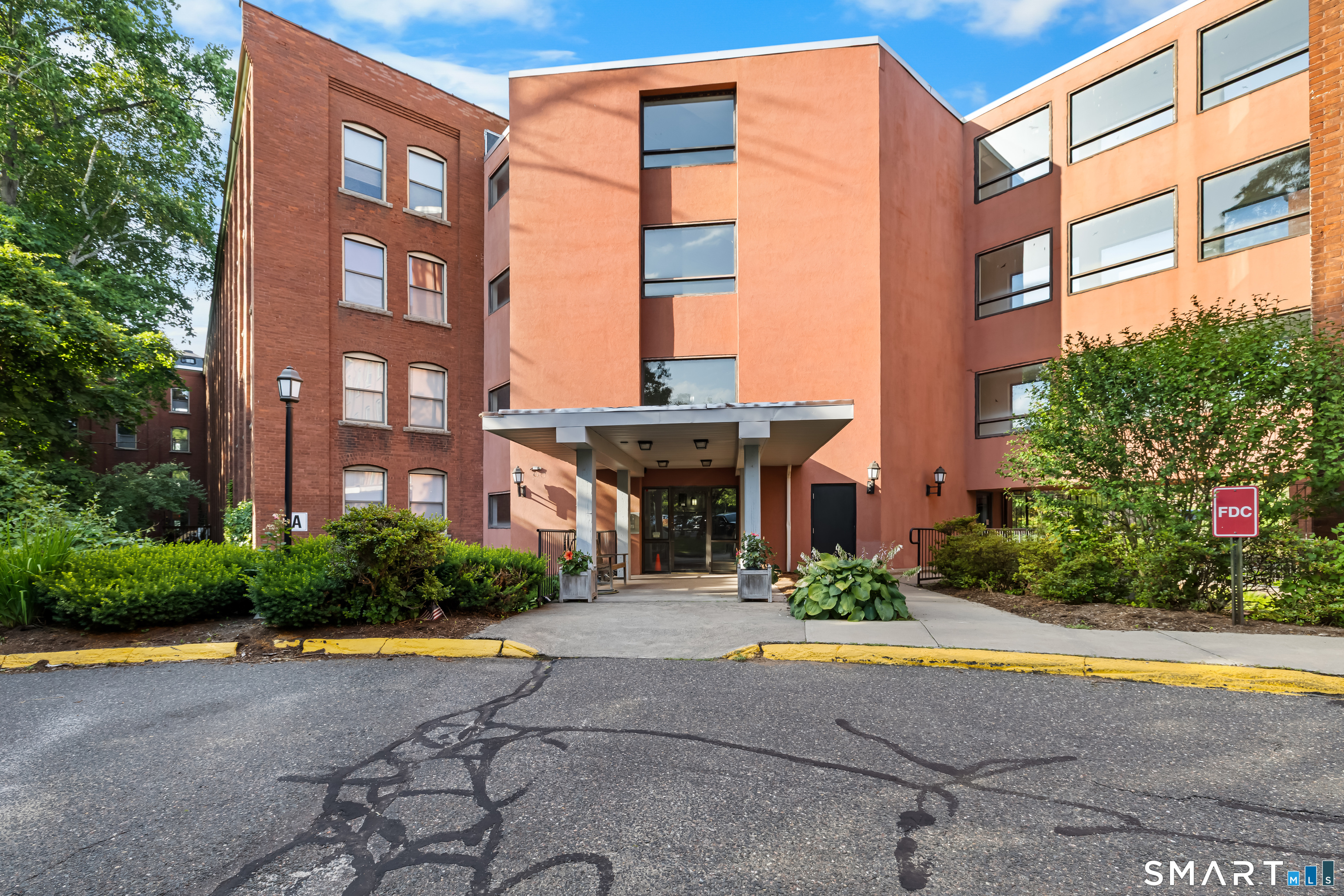 Homes for sale in Glastonbury, CT | 222 Williams St E #121, Glastonbury, CT 06033 | MLS# 24186801