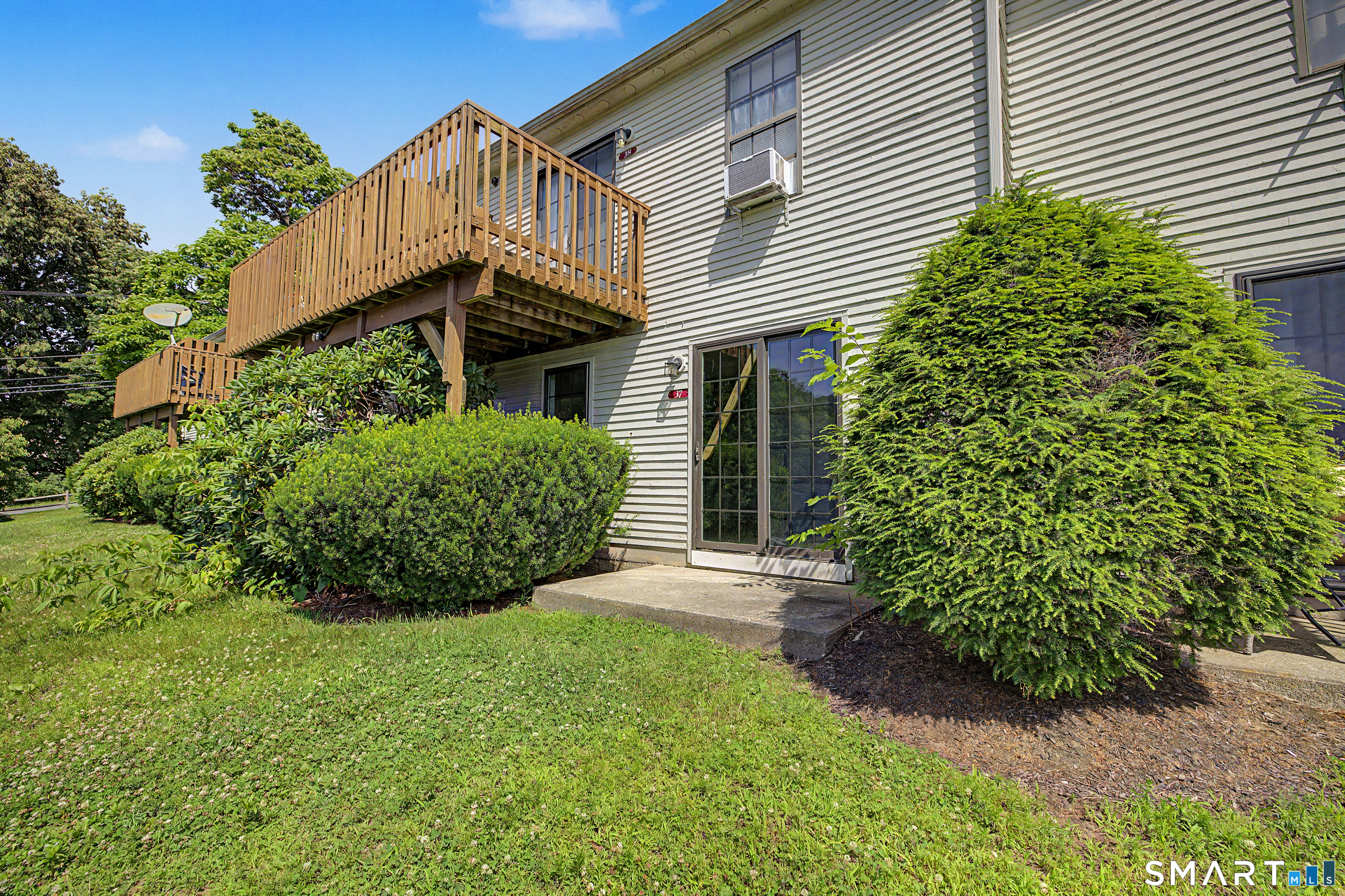 Homes for sale in New Milford, CT | 37 Aspetuck Vlg #37, New Milford, CT 06776 | MLS# 24188905
