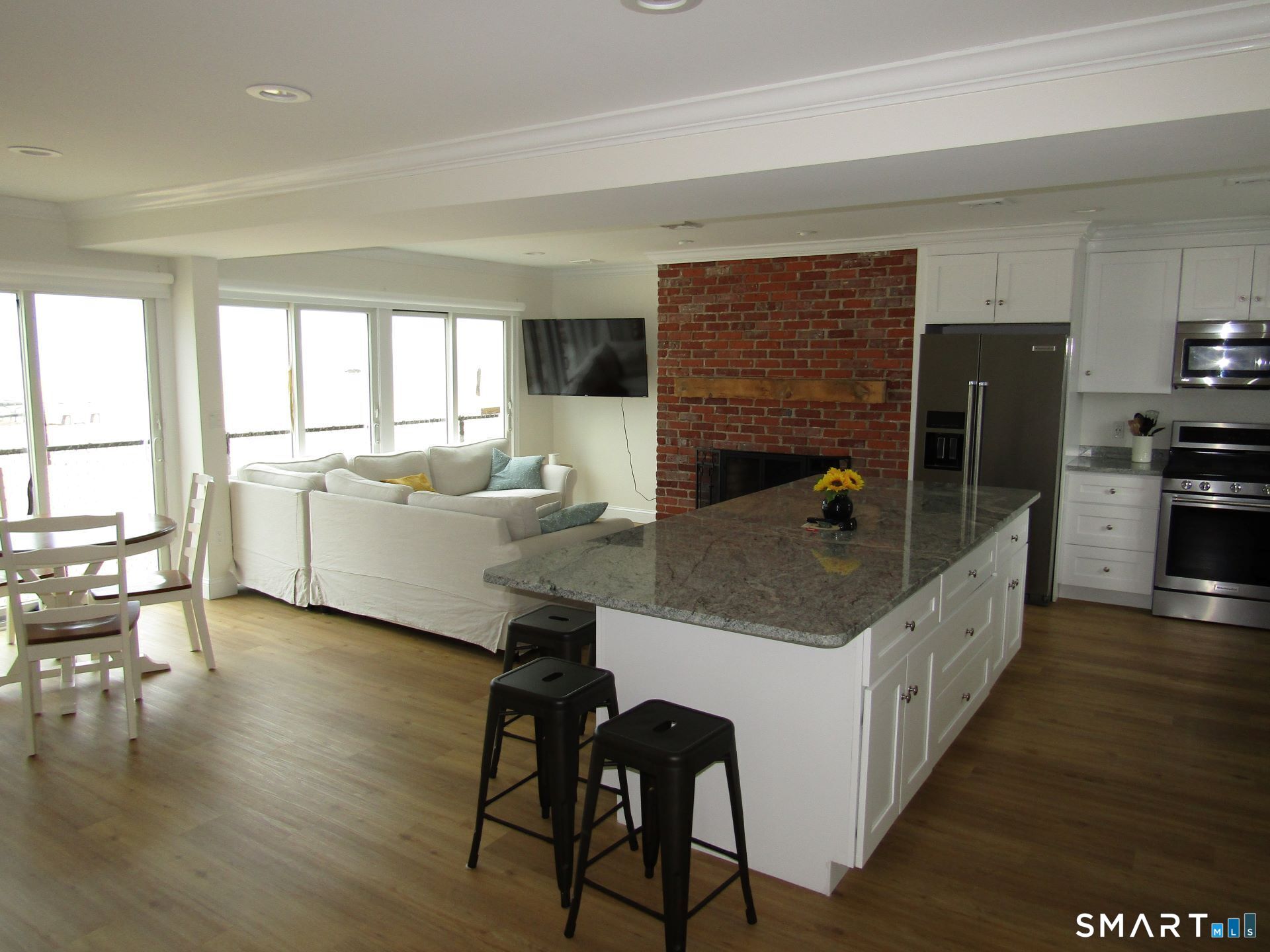 90 Swan Avenue B