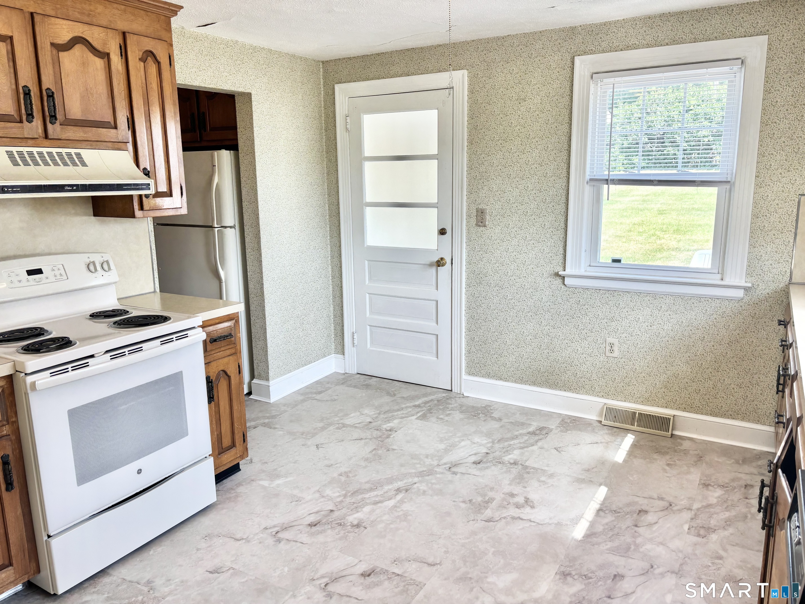 Homes for sale in Manchester, CT | 1693 Tolland Turnpike, Manchester, CT 06042 | MLS# 24187812