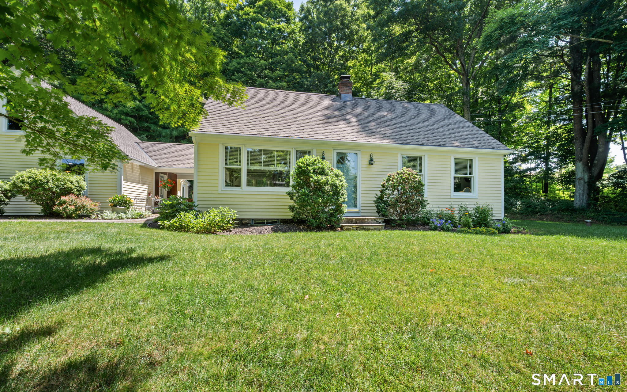 Homes for sale in Woodbury, CT | 206 Minortown Rd, Woodbury, CT 06798 | MLS# 24185429
