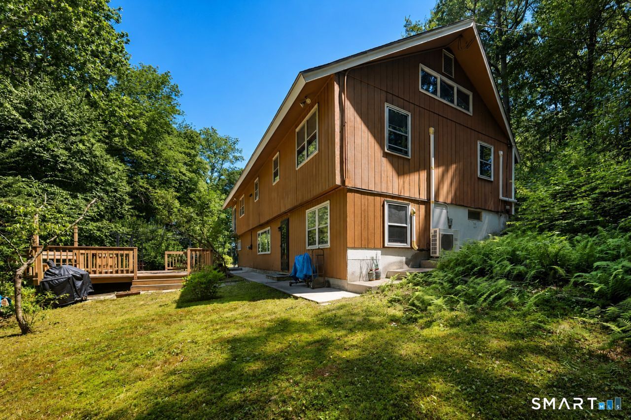 4th image of 32 Hallsey Ln, Woodbridge, CT 06525 | MLS# 24187646