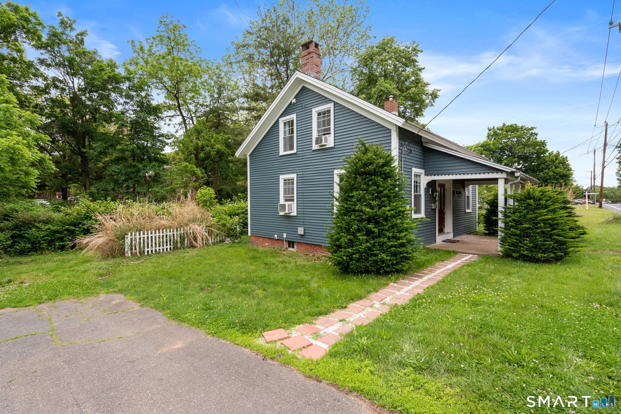 Homes for sale in Manchester, CT | 264 Charter Oak St, Manchester, CT 06040 | MLS# 24189294