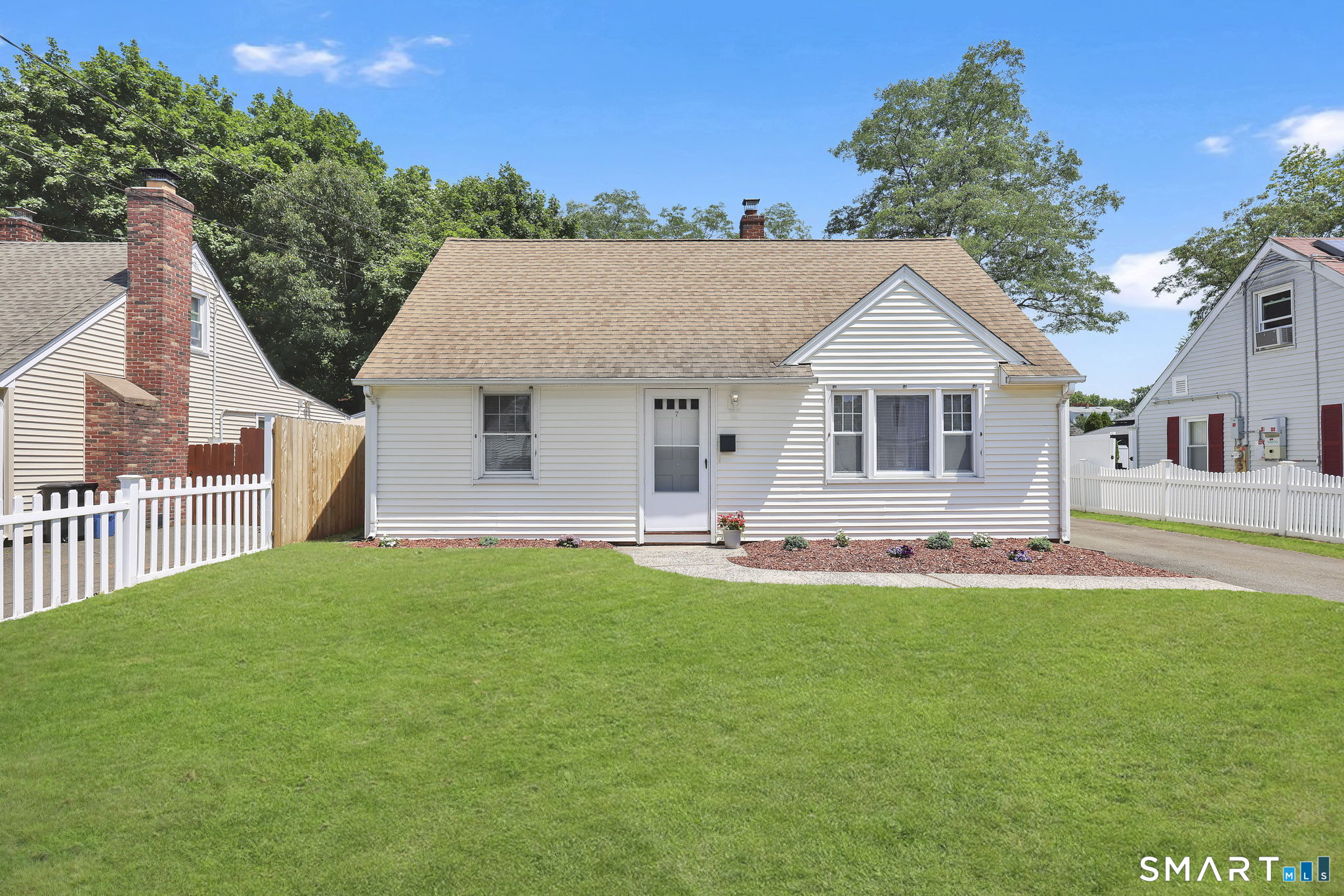 Homes for sale in East Haven, CT | 7 James St, East Haven, CT 06512 | MLS# 24189388