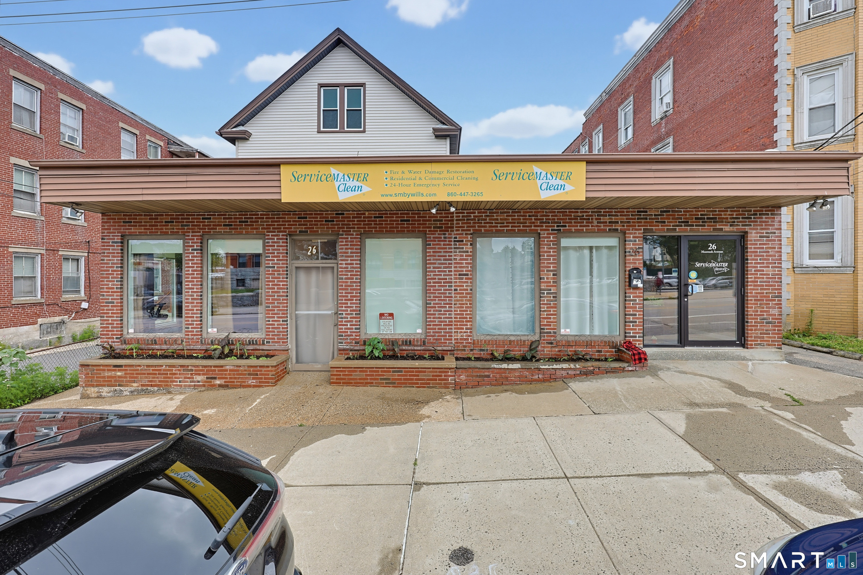 24 Montauk Avenue