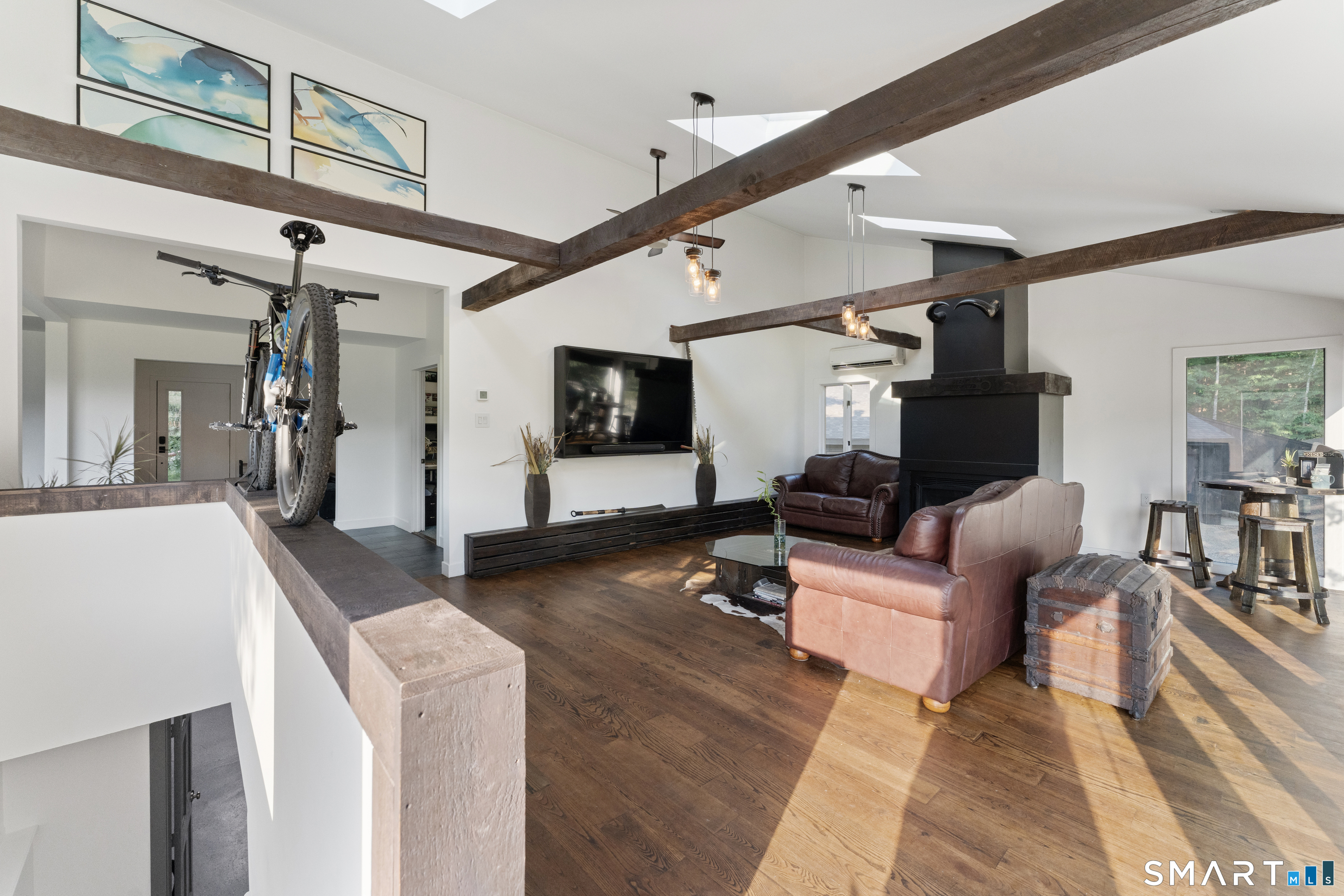 564 Hubbard Road photo 7