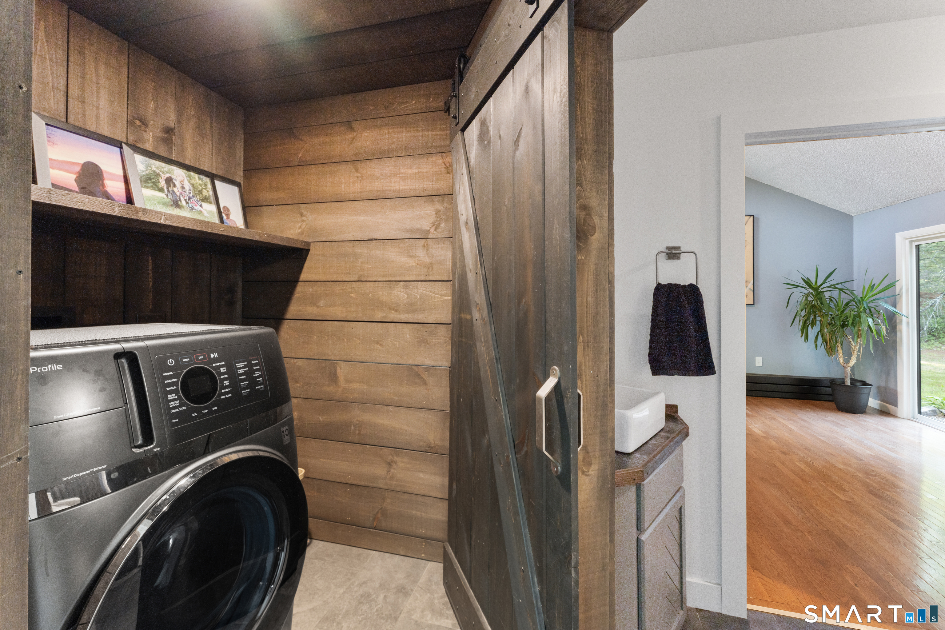 564 Hubbard Road photo 13