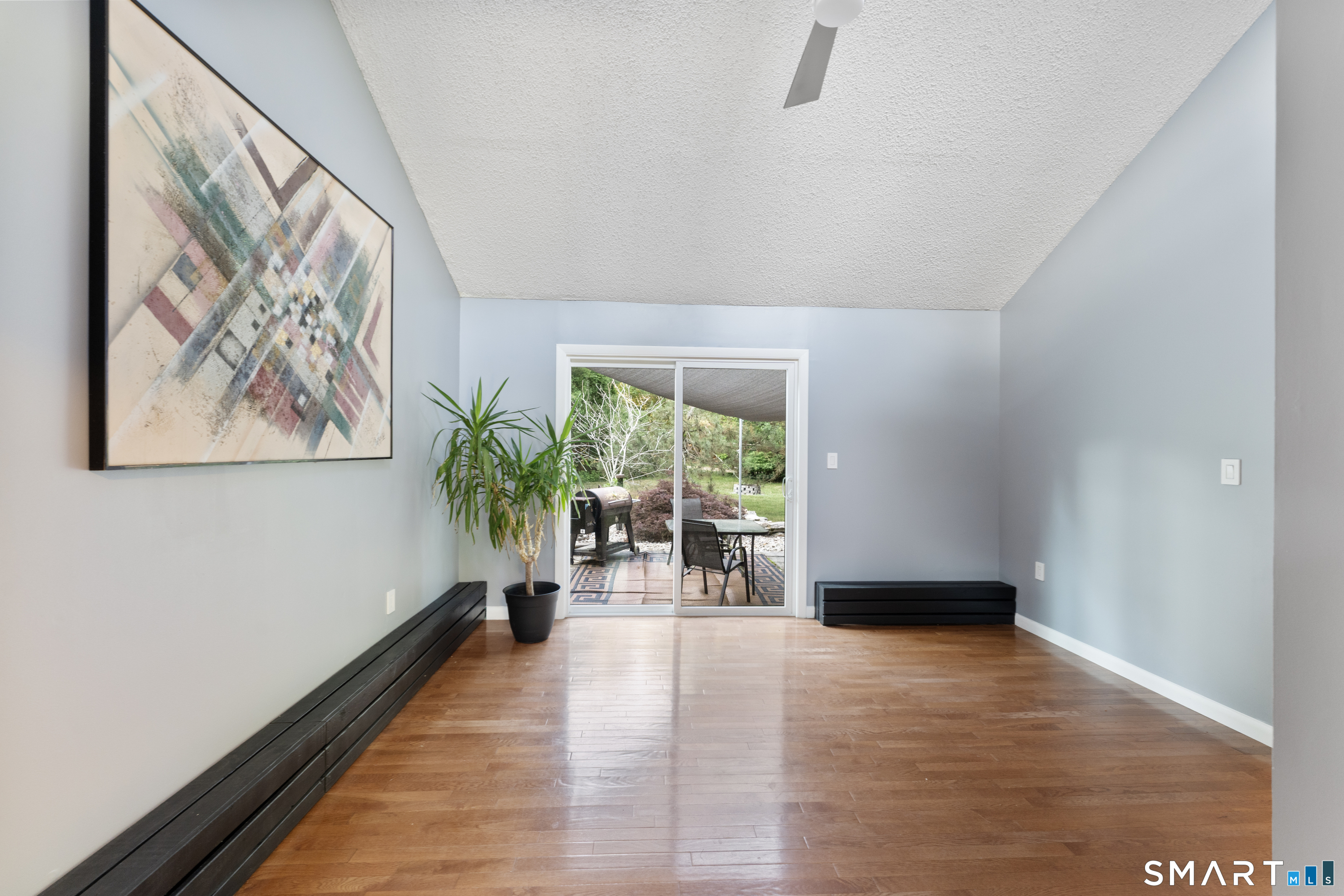 564 Hubbard Road photo 12