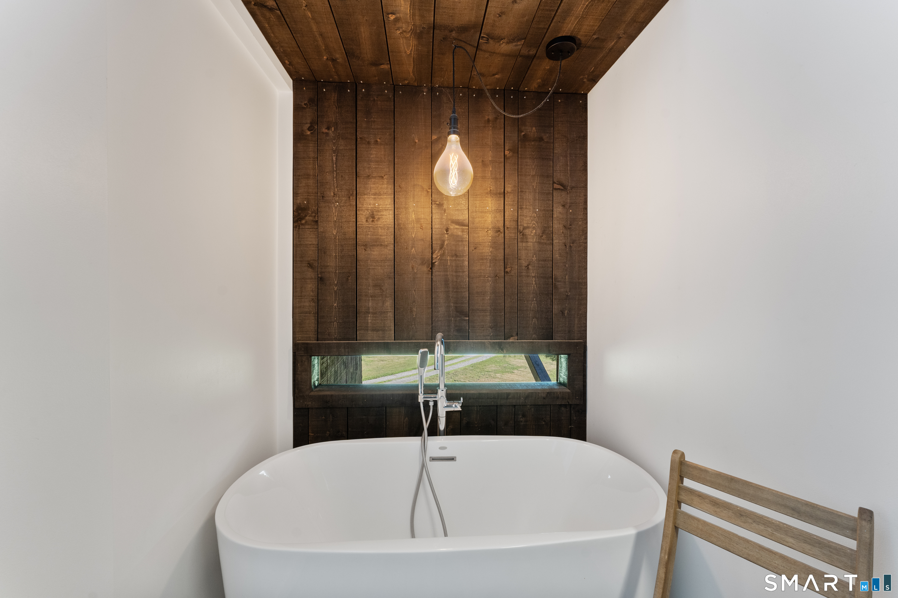 564 Hubbard Road photo 18
