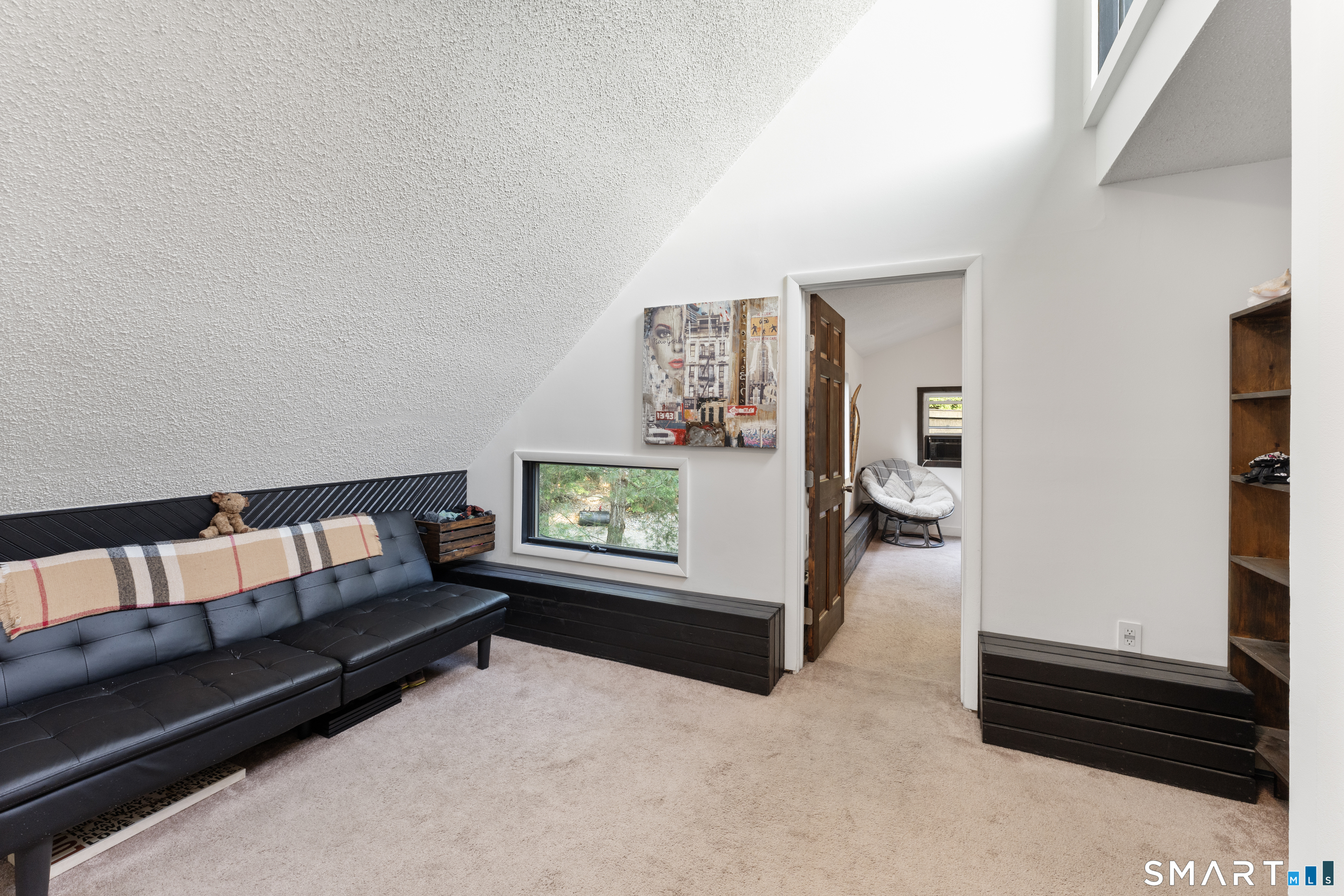 564 Hubbard Road photo 19