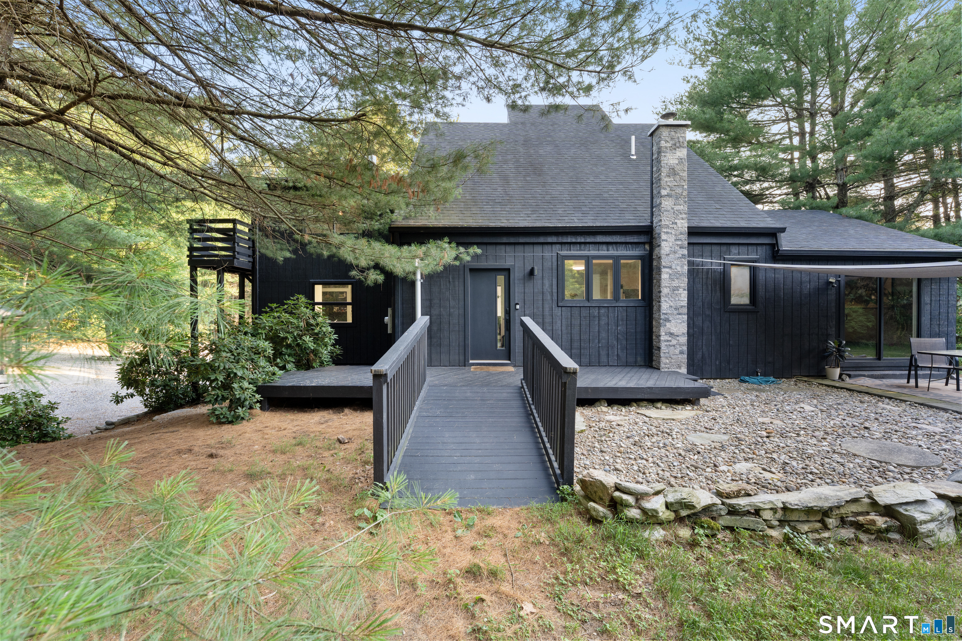 564 Hubbard Road photo 37