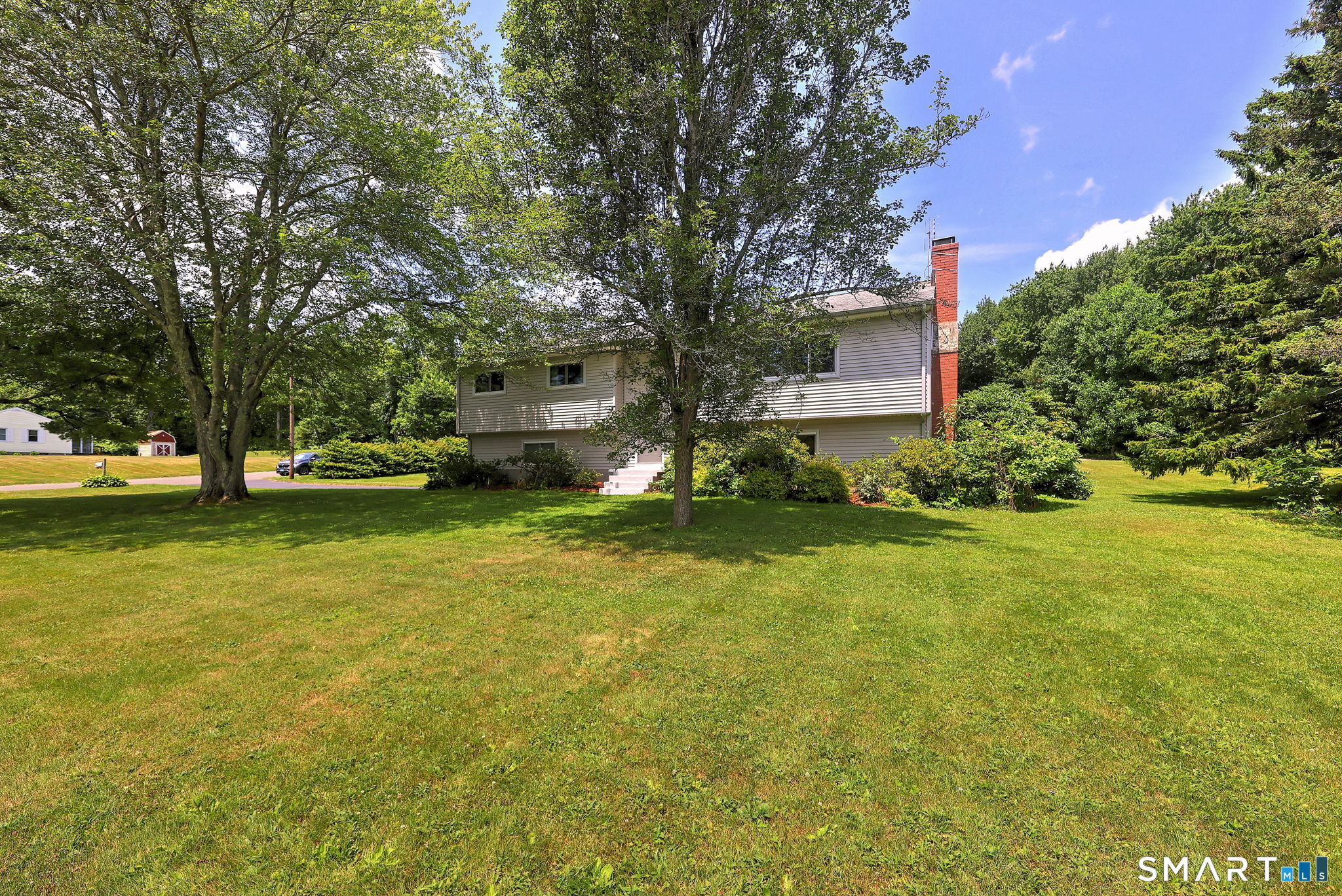 Homes for sale in Newtown, CT | 31 Paugussett Rd, Newtown, CT 06482 | MLS# 24189512
