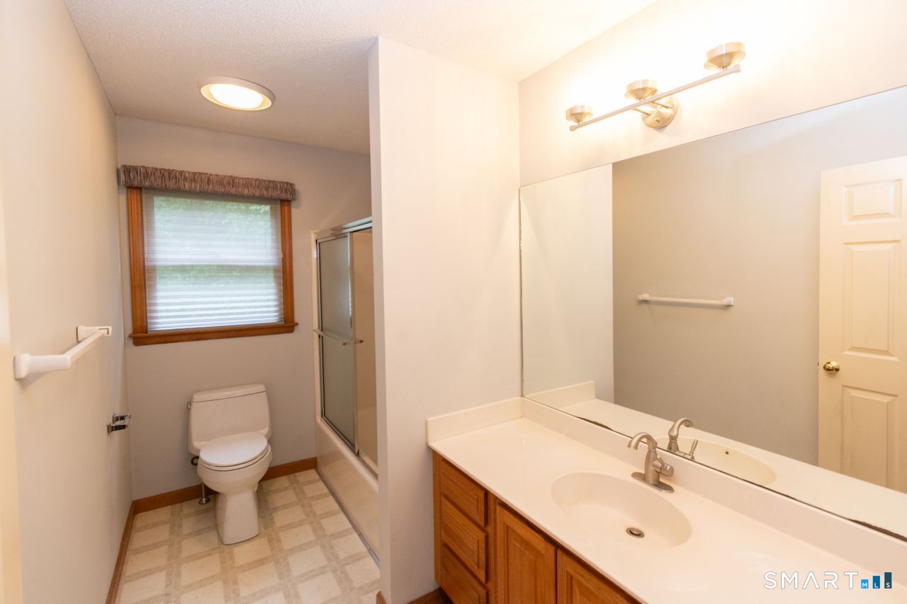 Homes for sale in Manchester, CT | 48 Brookview Cir, Manchester, CT 06040 | MLS# 24184029