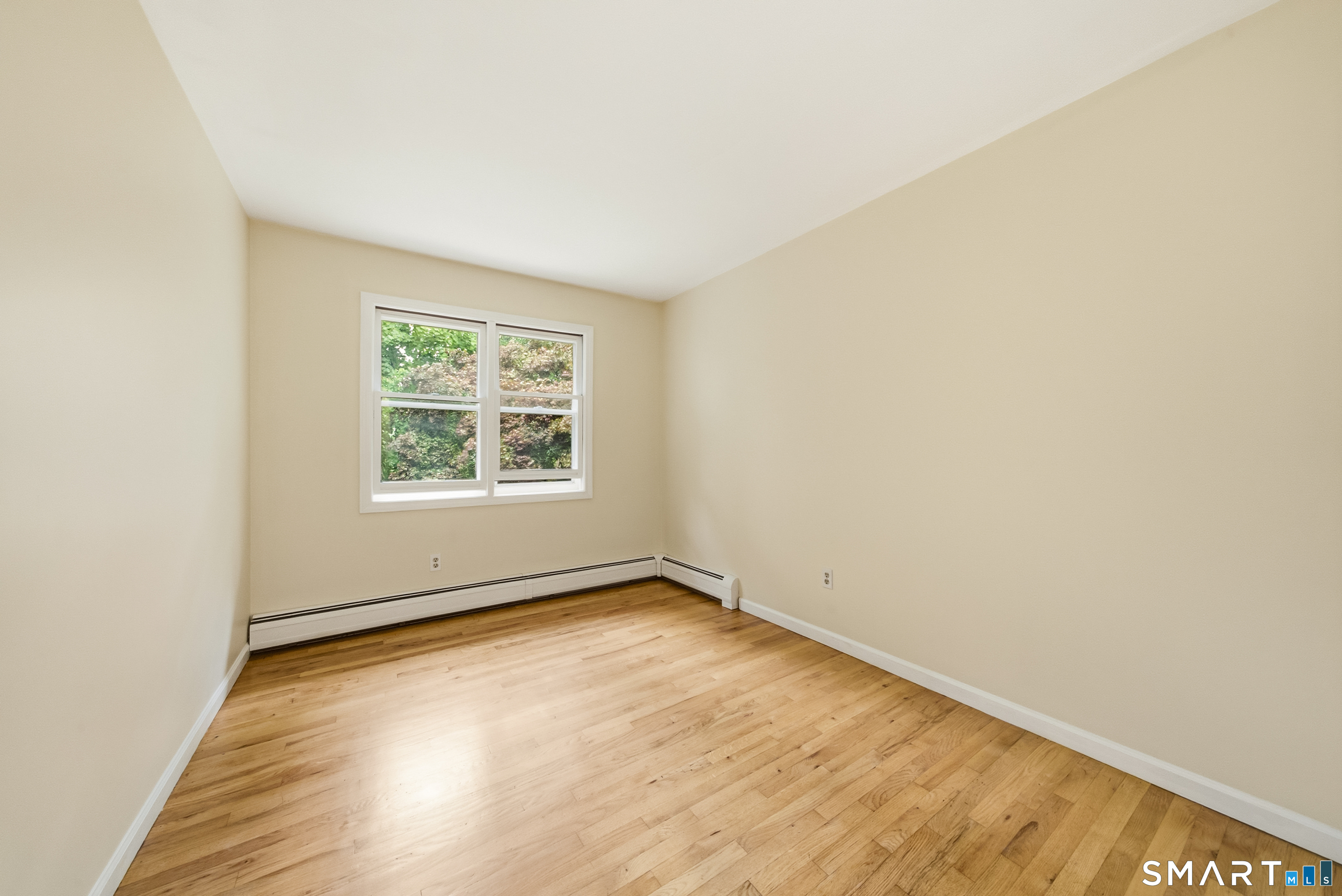 1 East photo 17