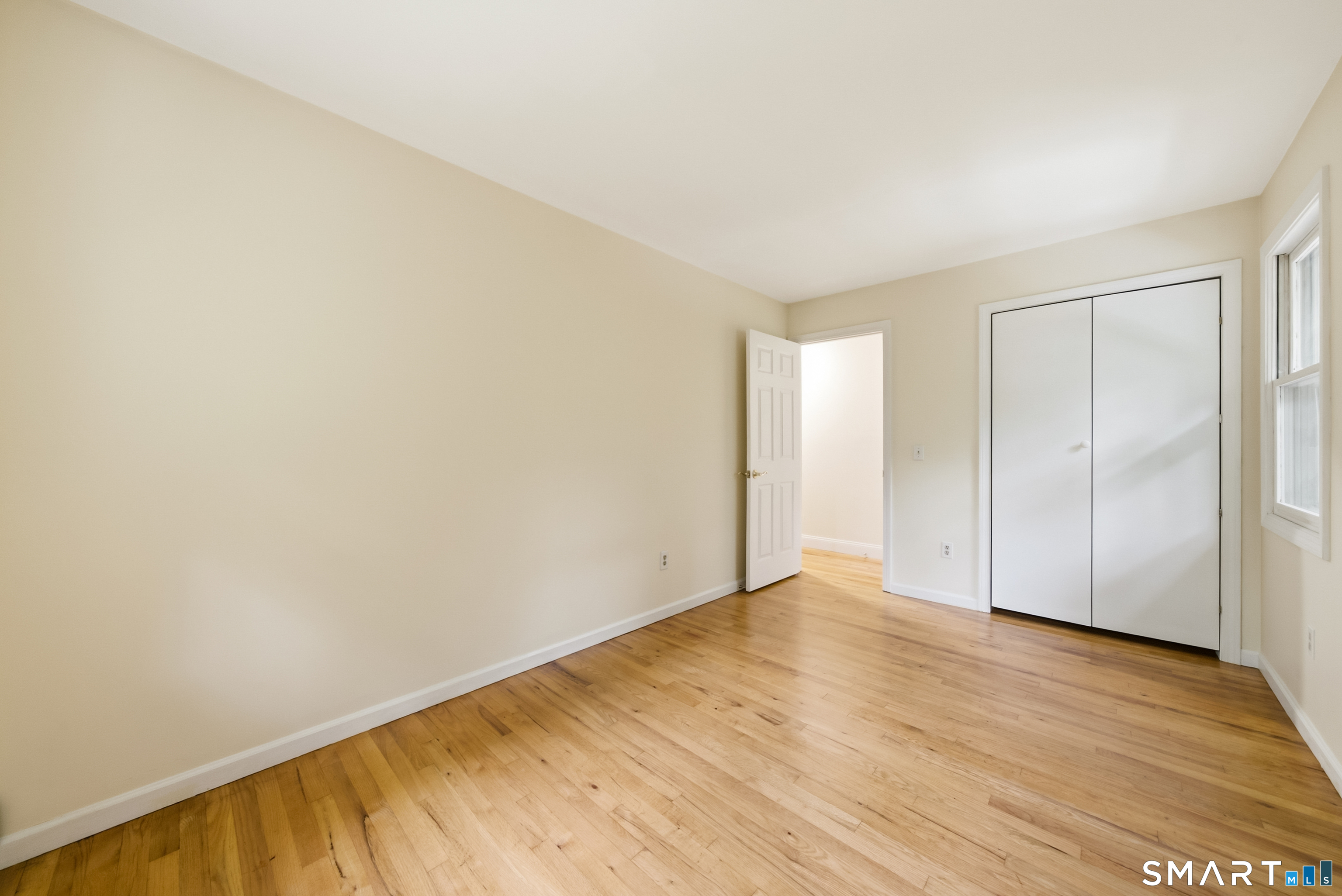 1 East photo 20