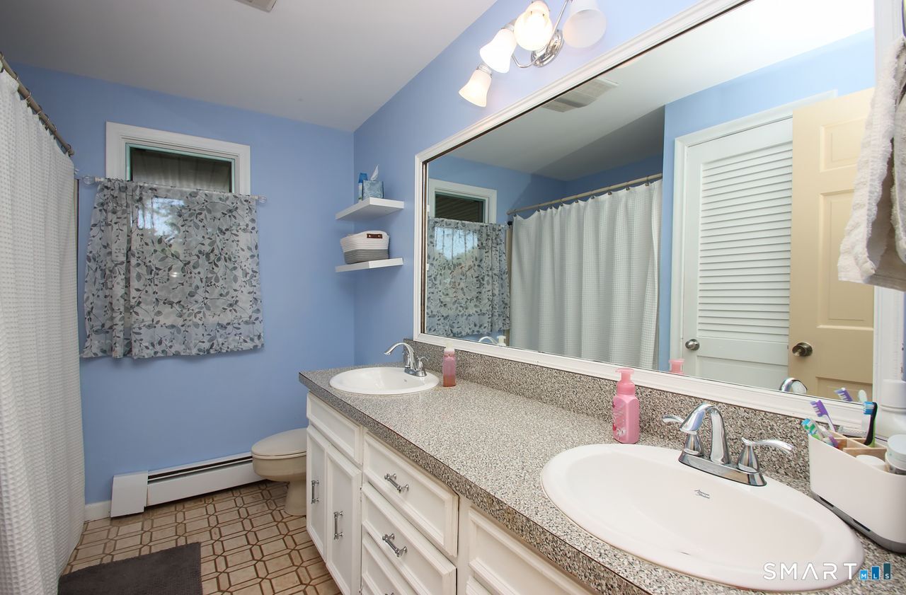11 Lily Lane photo 27