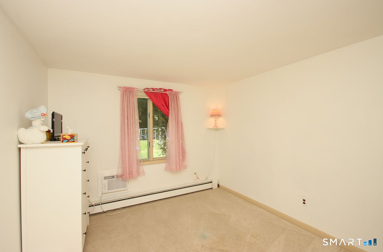 11 Lily Lane photo 32