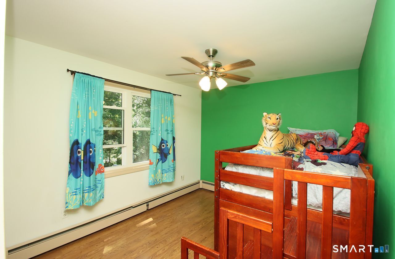 11 Lily Lane photo 34