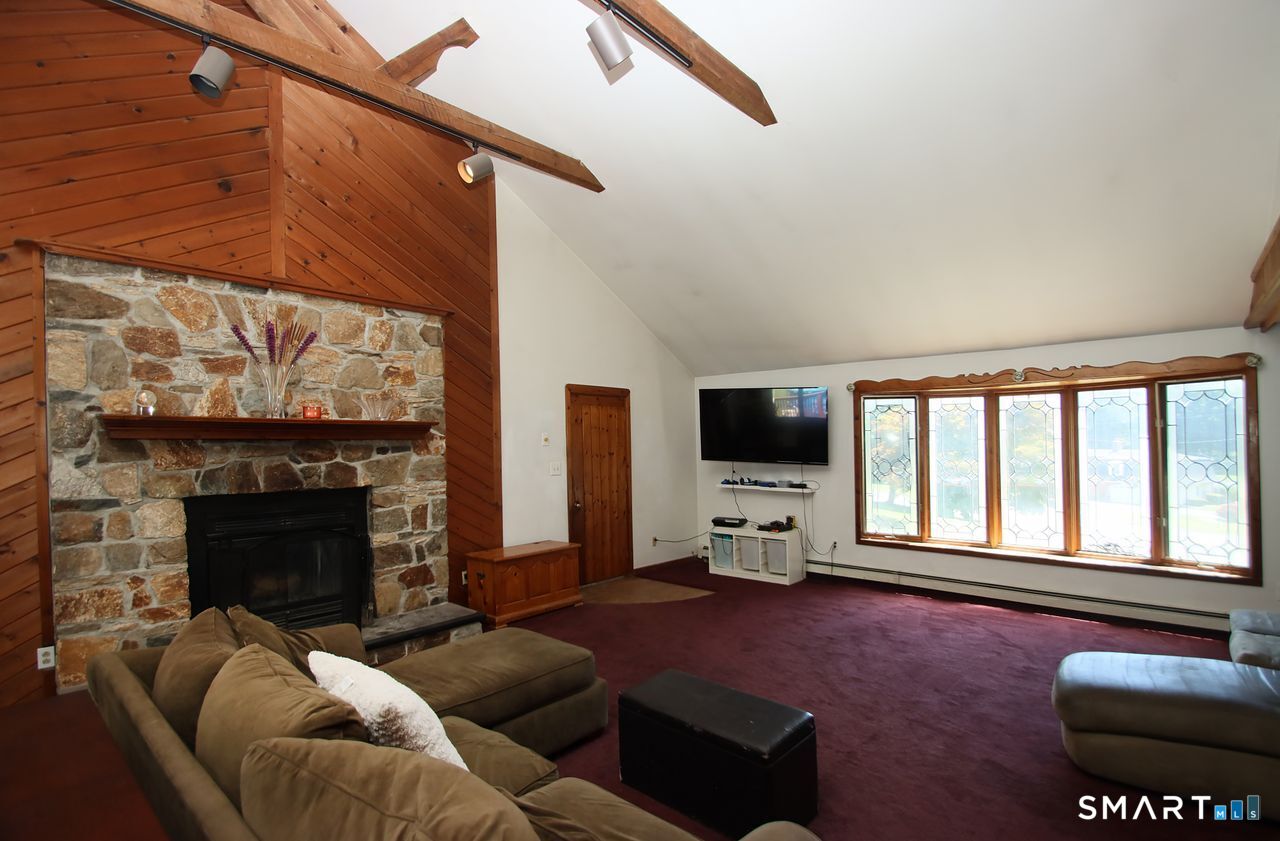11 Lily Lane photo 12