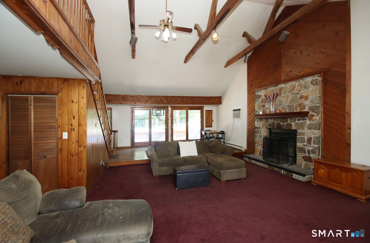 11 Lily Lane photo 13
