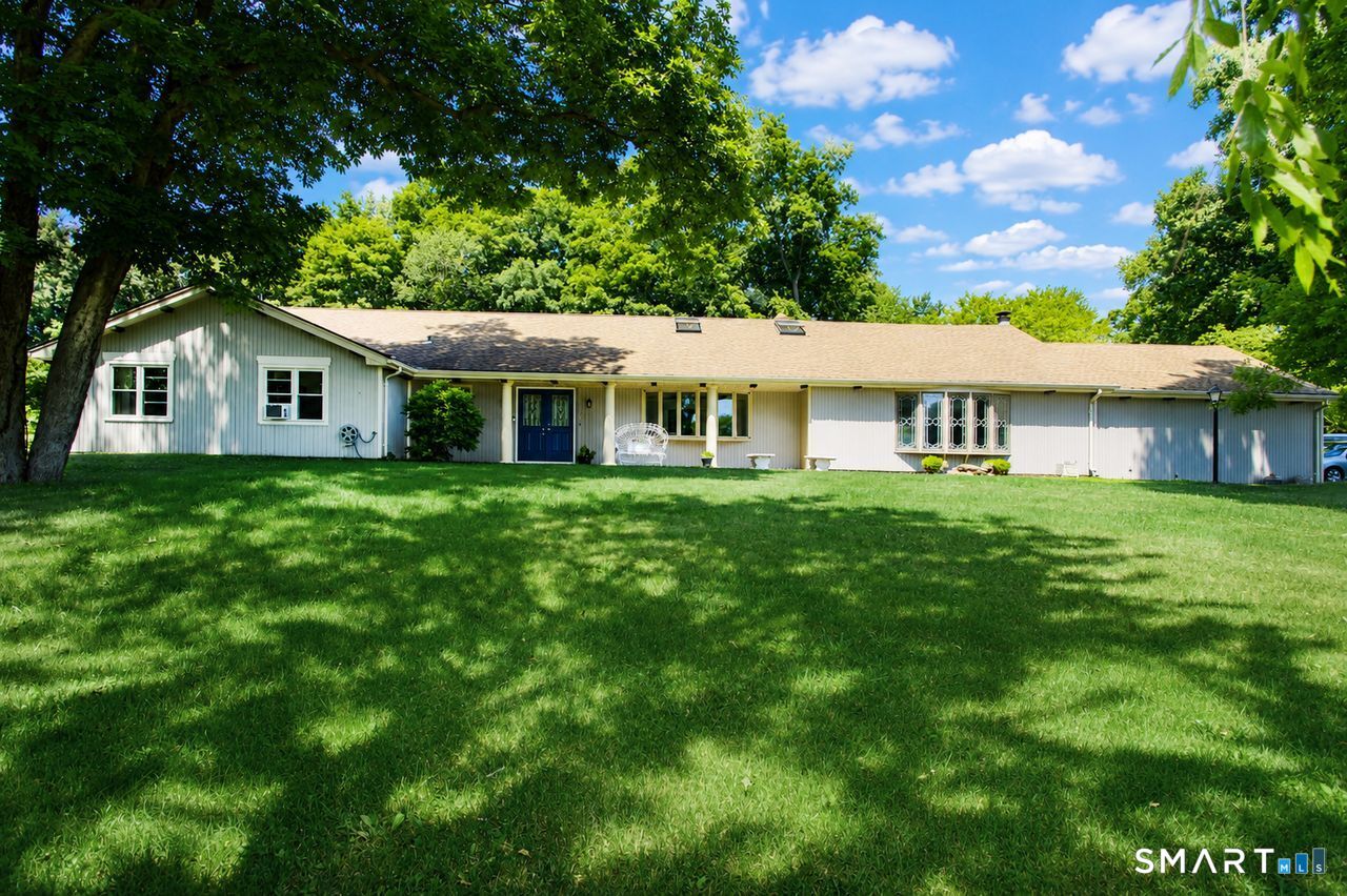 11 Lily Lane