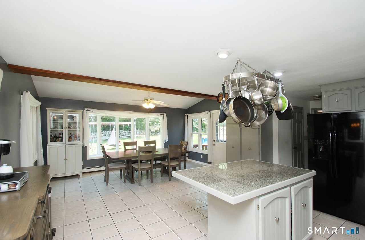 11 Lily Lane photo 17