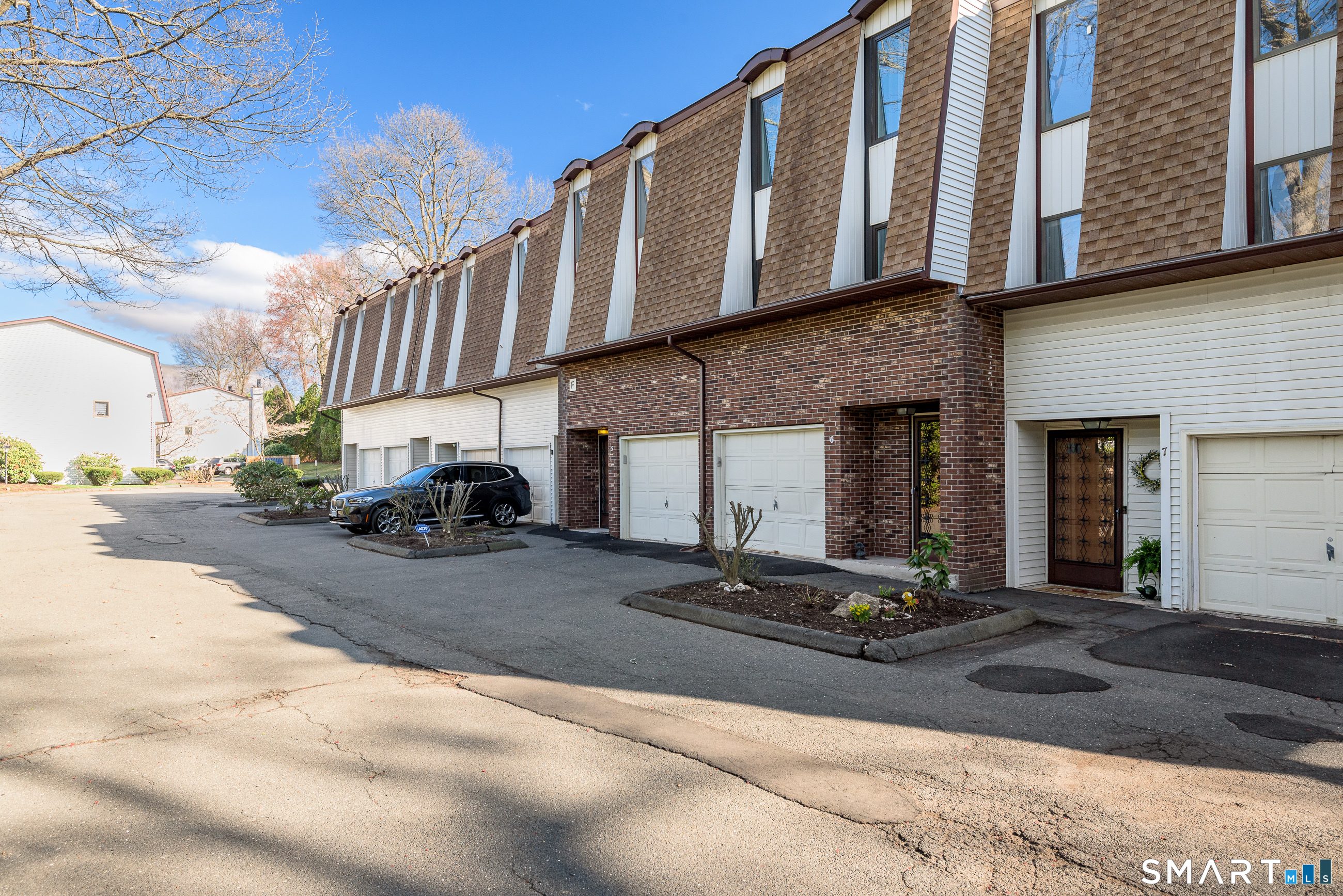 426 Farmington Avenue F6
