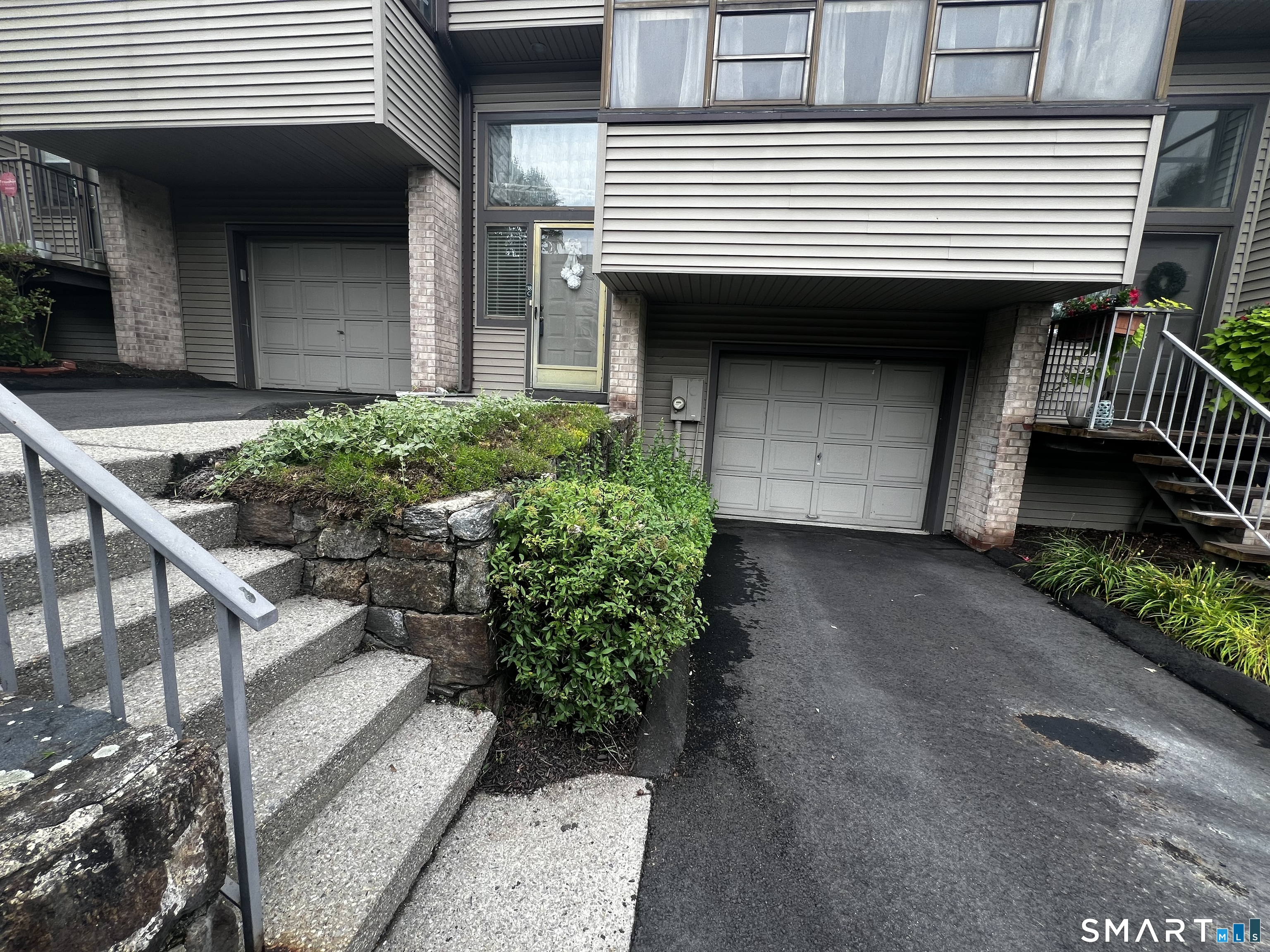 2539 Bedford Street, Stamford, Connecticut photo 2
