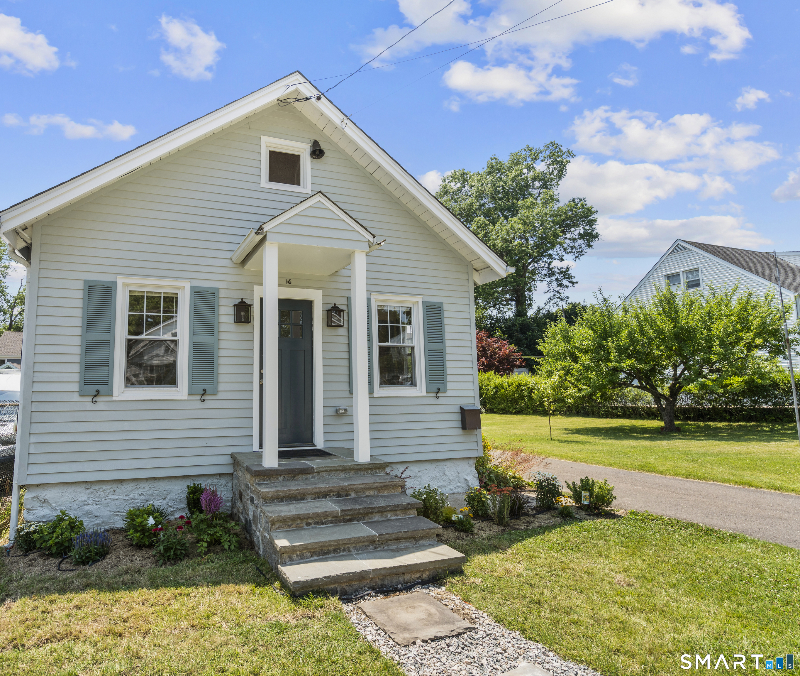 16 Saint Charles Avenue, Stamford, Connecticut photo 3