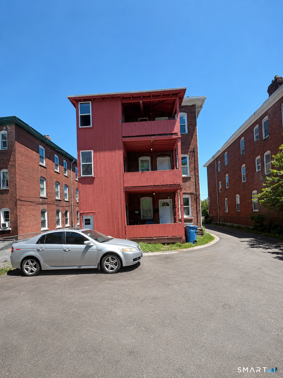 137-139 Babcock Street photo 2