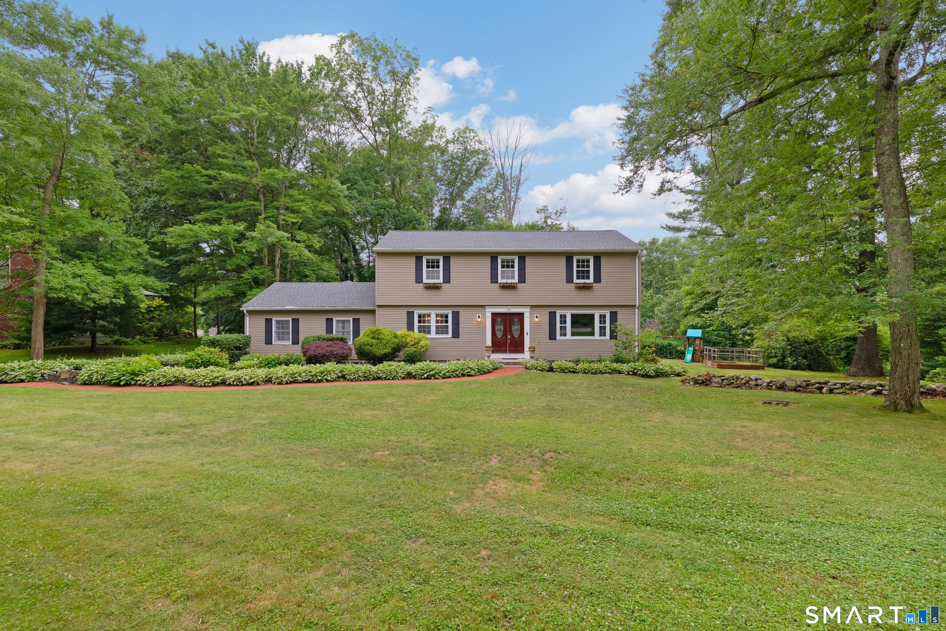 Homes for sale in Killingly, CT | 53 Colleen St, Killingly, CT 06239 | MLS# 24189471