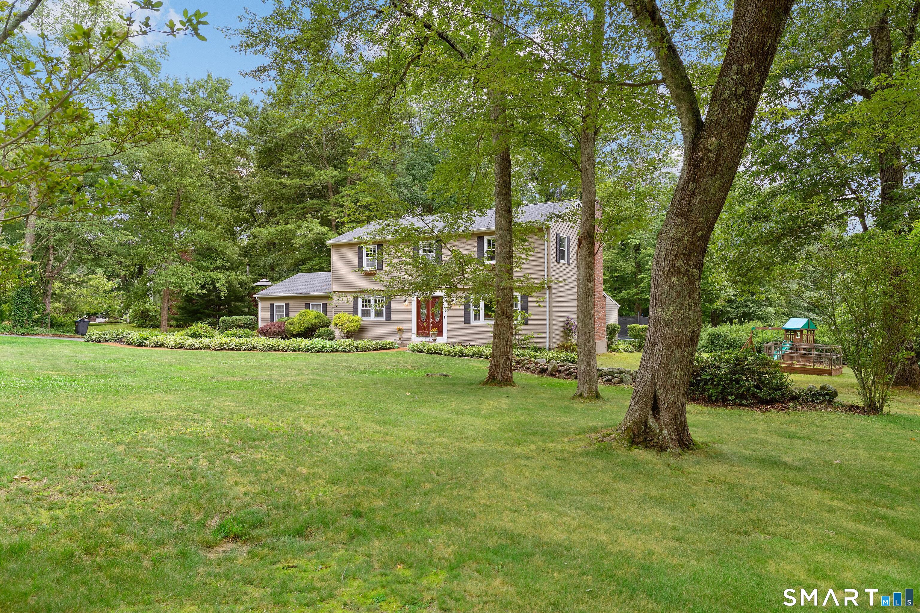 Homes for sale in Killingly, CT | 53 Colleen St, Killingly, CT 06239 | MLS# 24189471