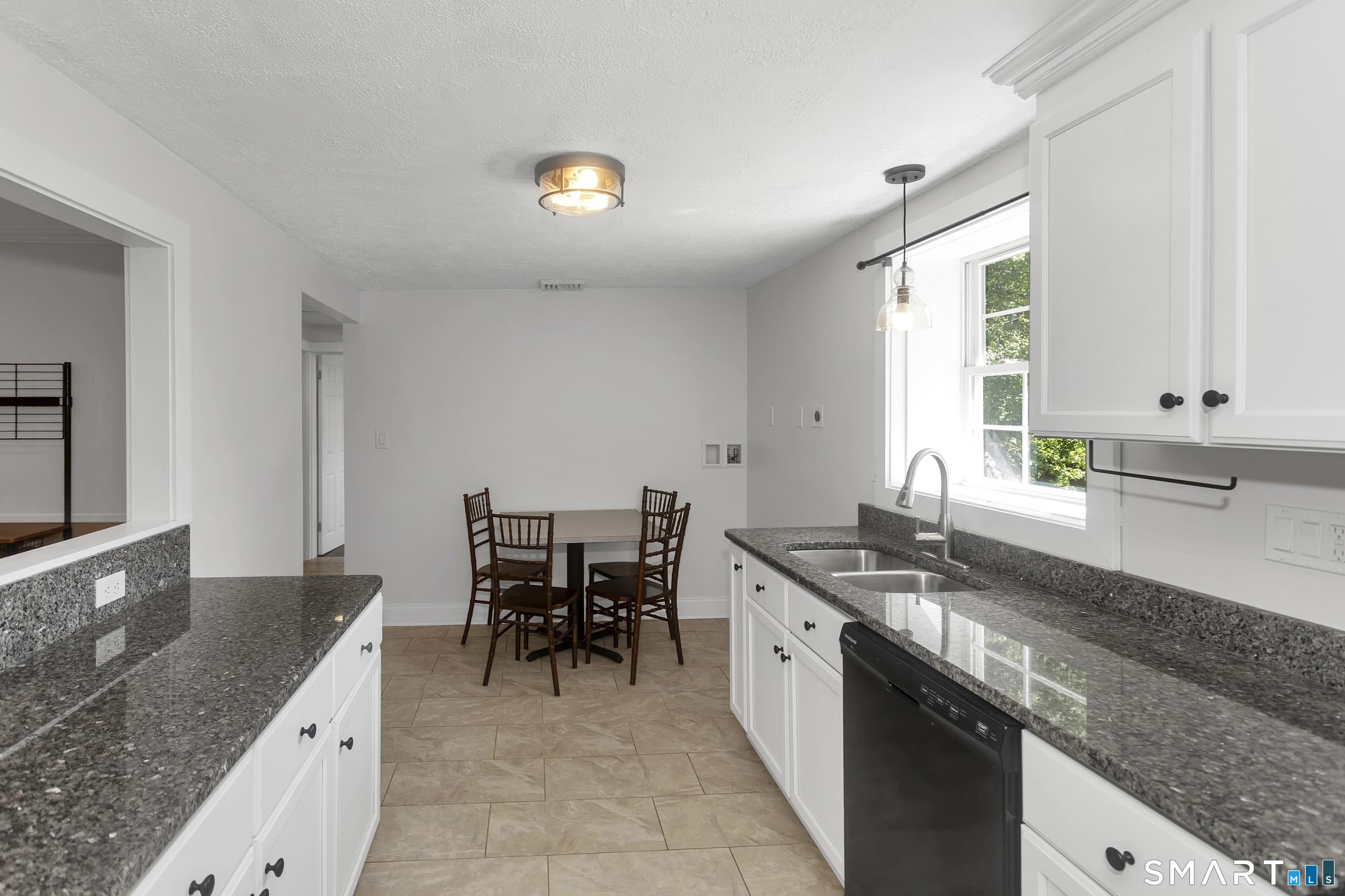 17 Congamond Road photo 8