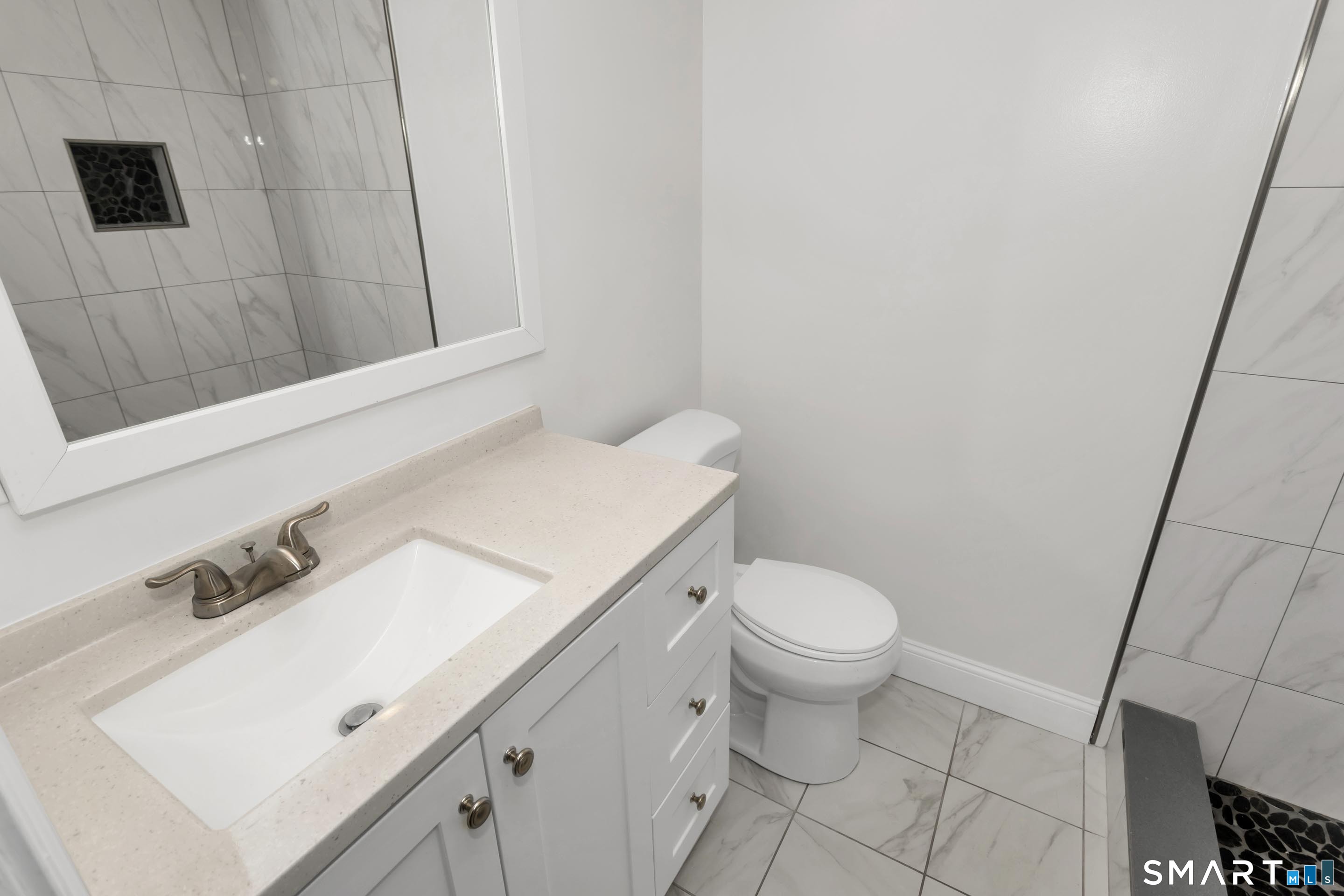 17 Congamond Road photo 28
