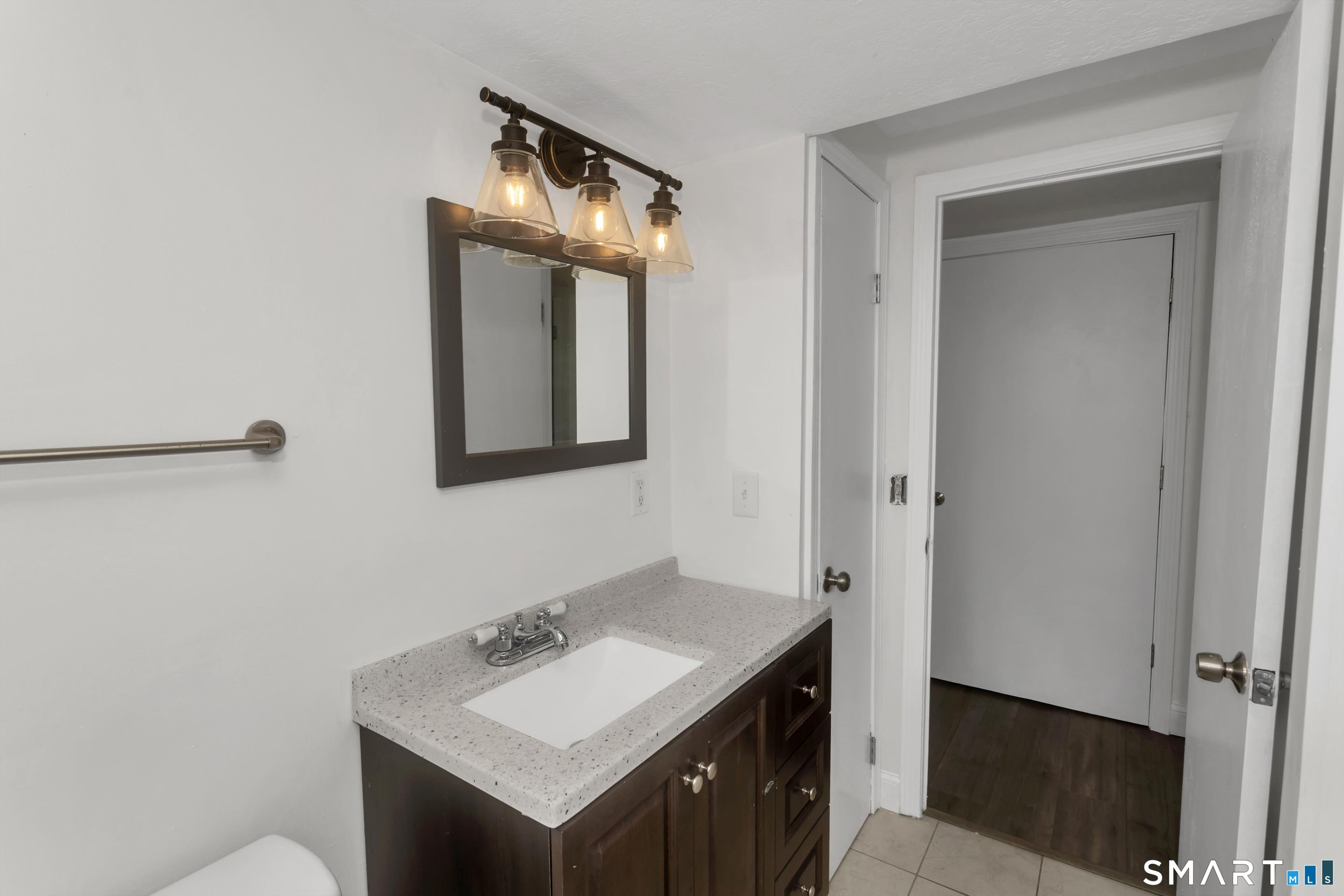 17 Congamond Road photo 32