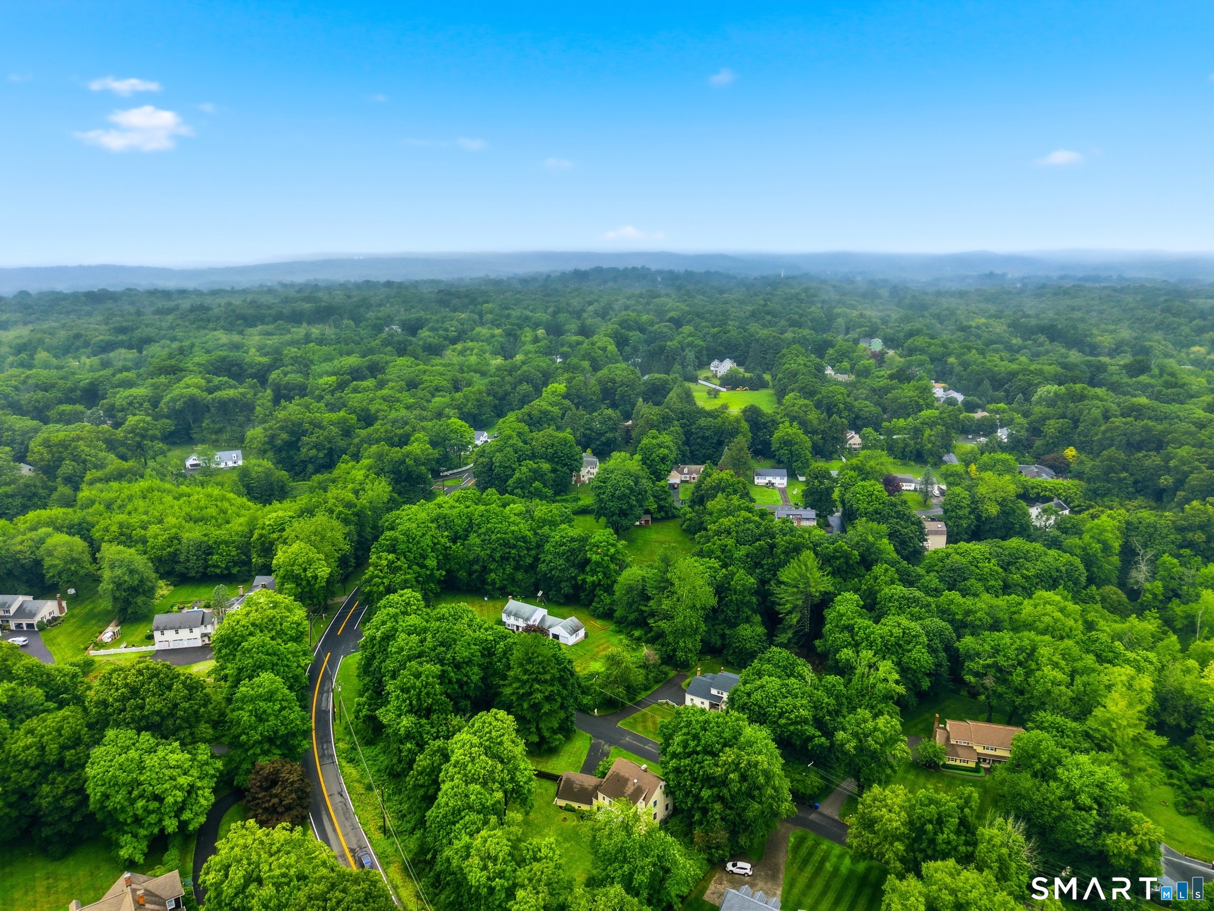Homes for sale in Ridgefield, CT | 14 Woodchuck Ln, Ridgefield, CT 06877 | MLS# 24188593