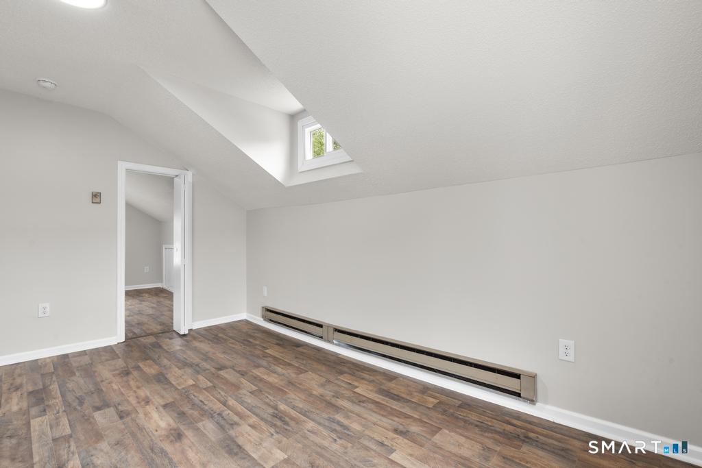 10 Hickory Street photo 16