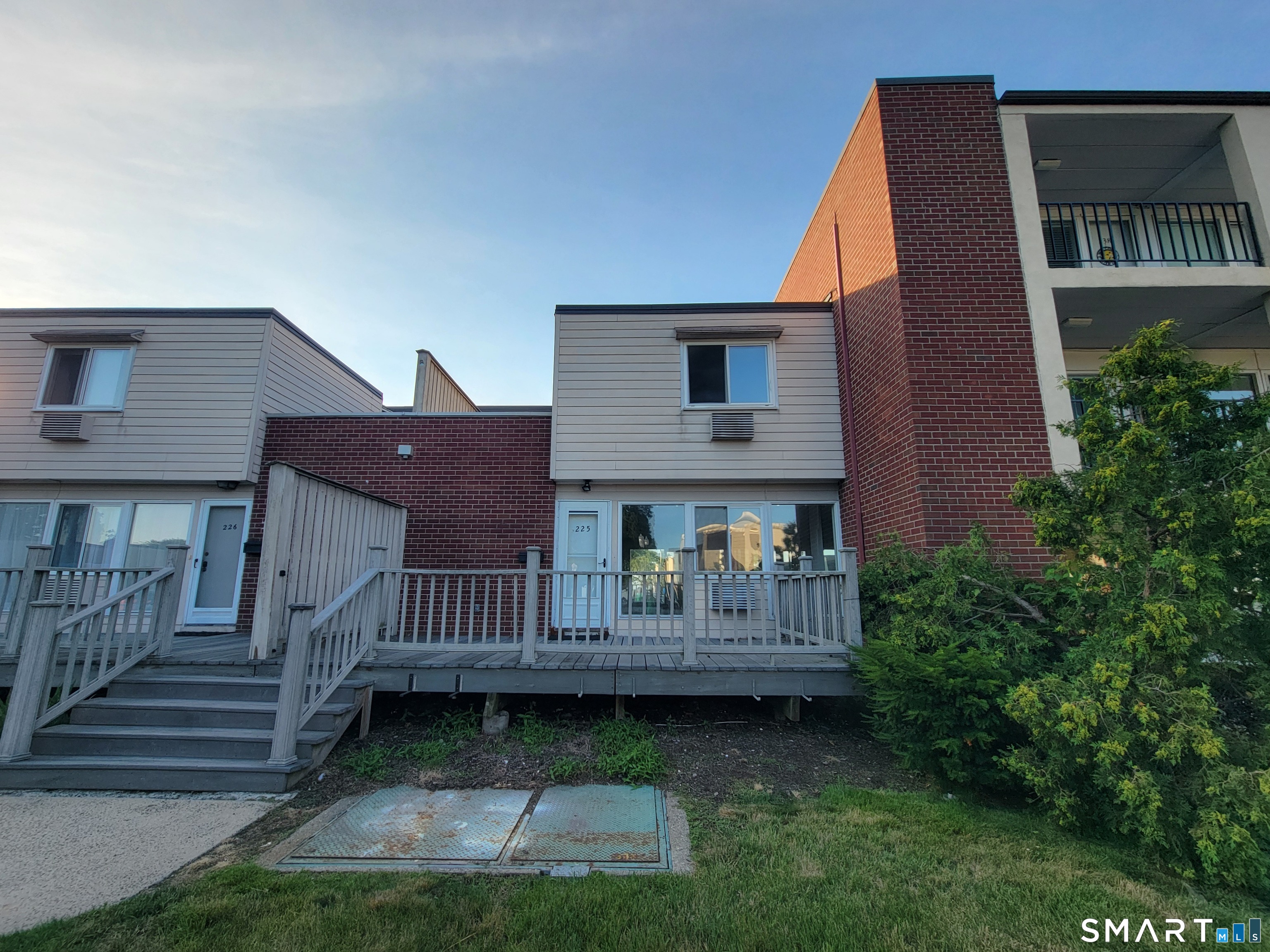 Homes for sale in West Haven, CT | 225 West Walk #225, West Haven, CT 06516 | MLS# 24189794