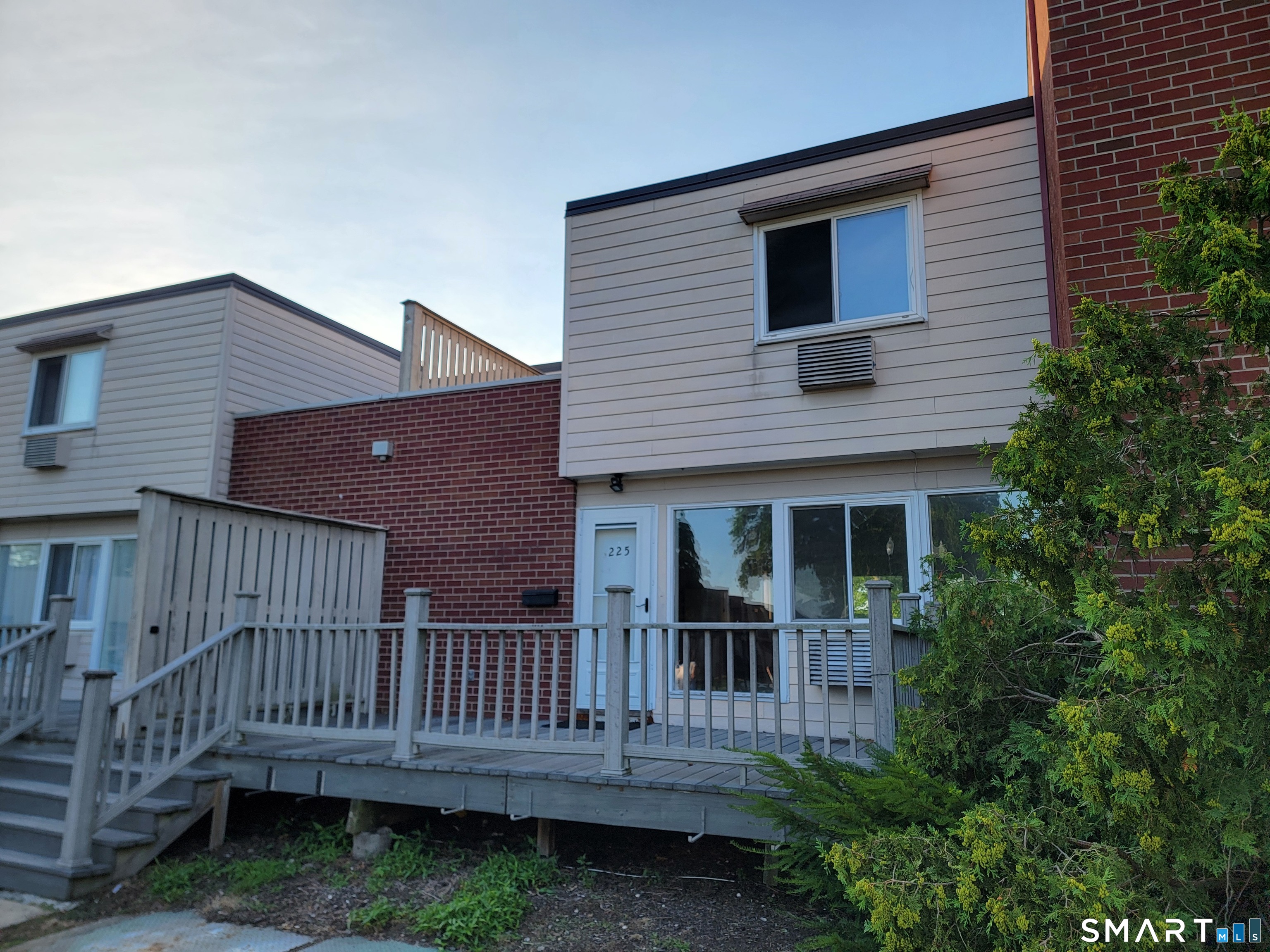 Homes for sale in West Haven, CT | 225 West Walk #225, West Haven, CT 06516 | MLS# 24189794